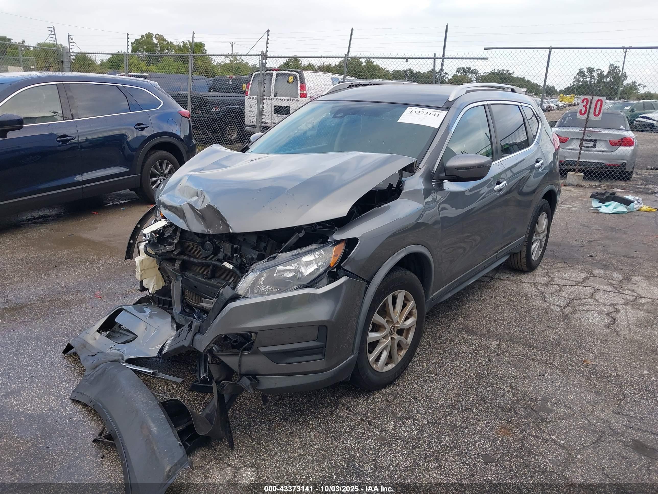 NISSAN ROGUE image 2