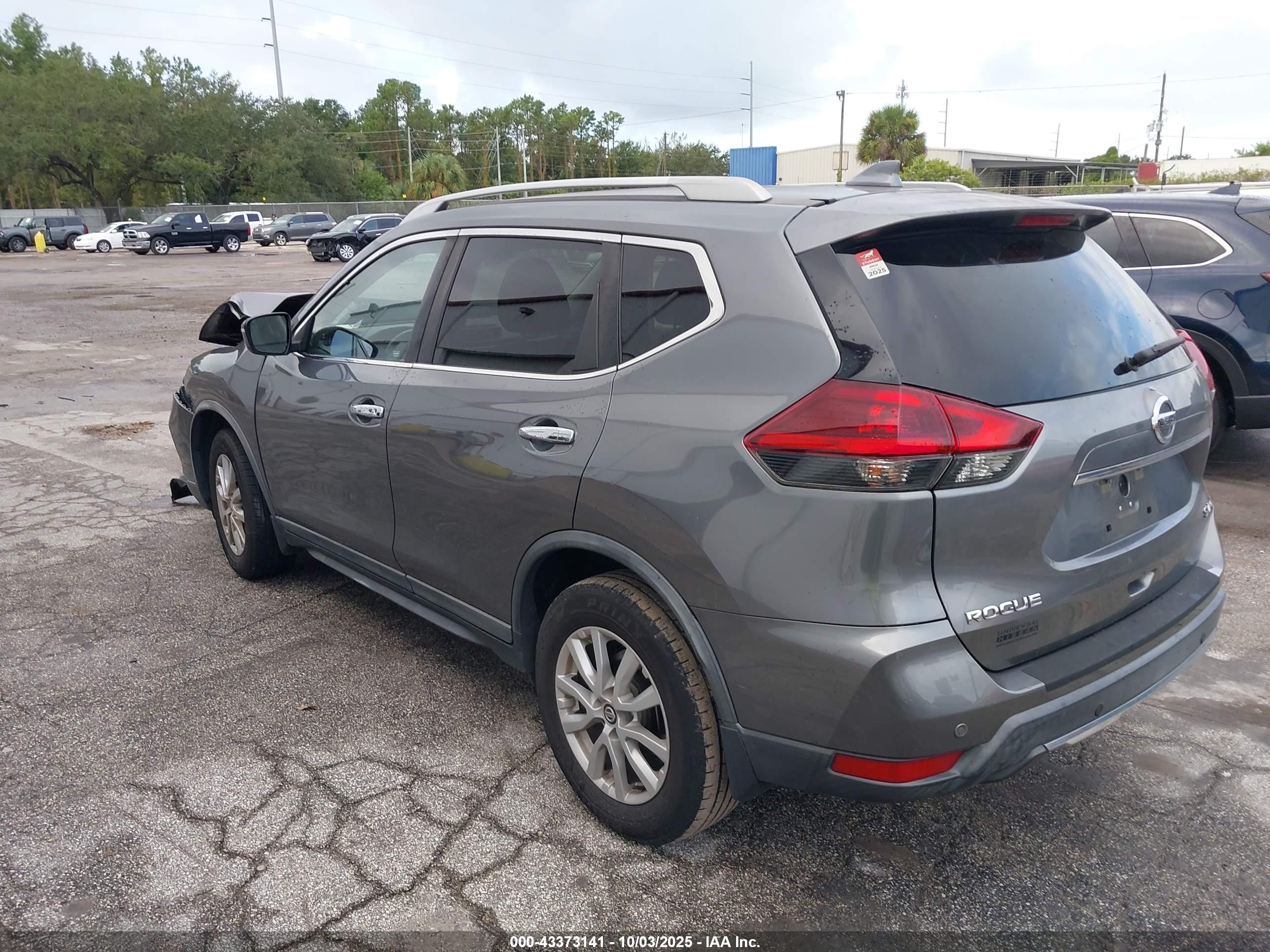 NISSAN ROGUE image 3