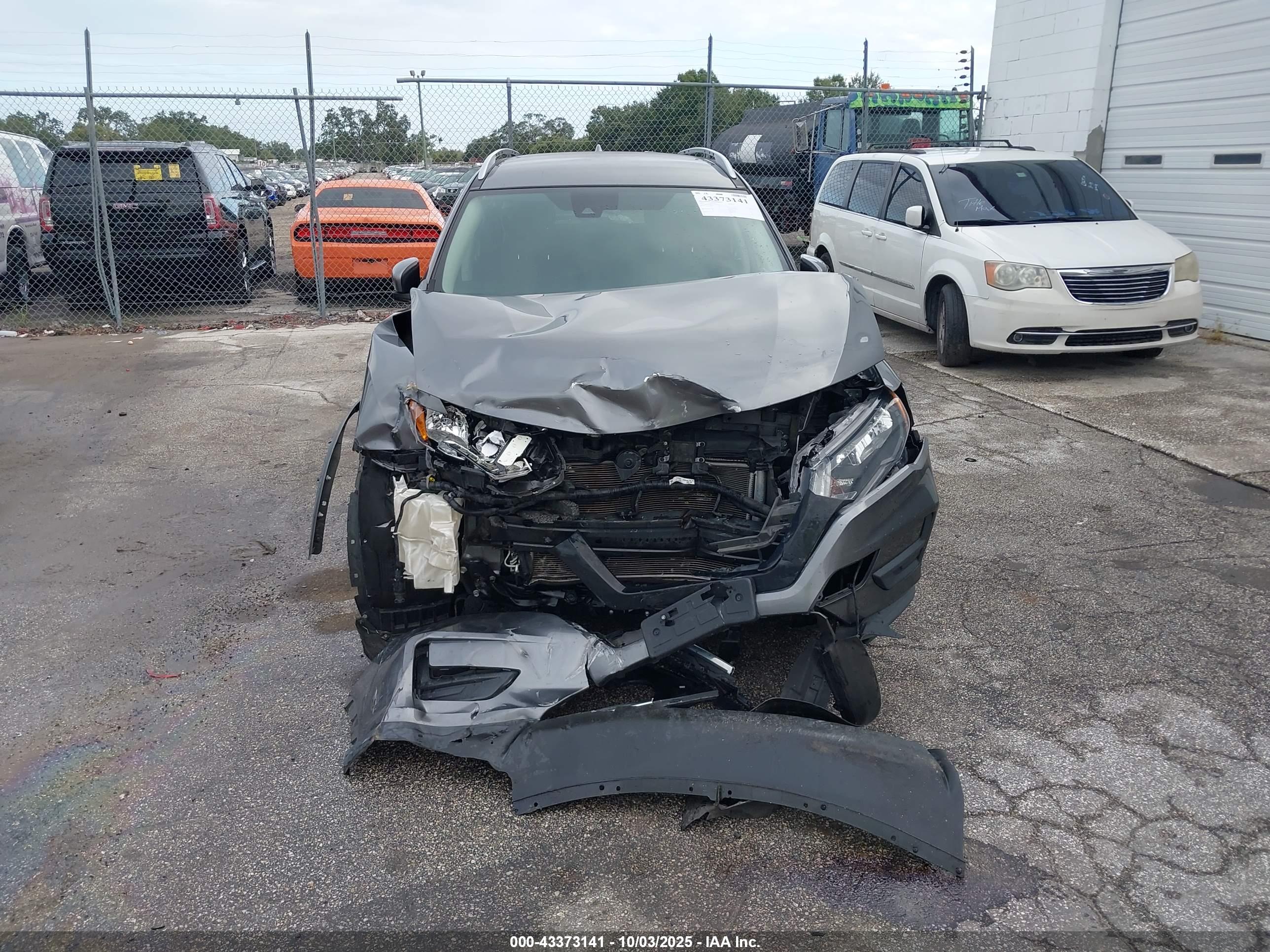 NISSAN ROGUE image 6