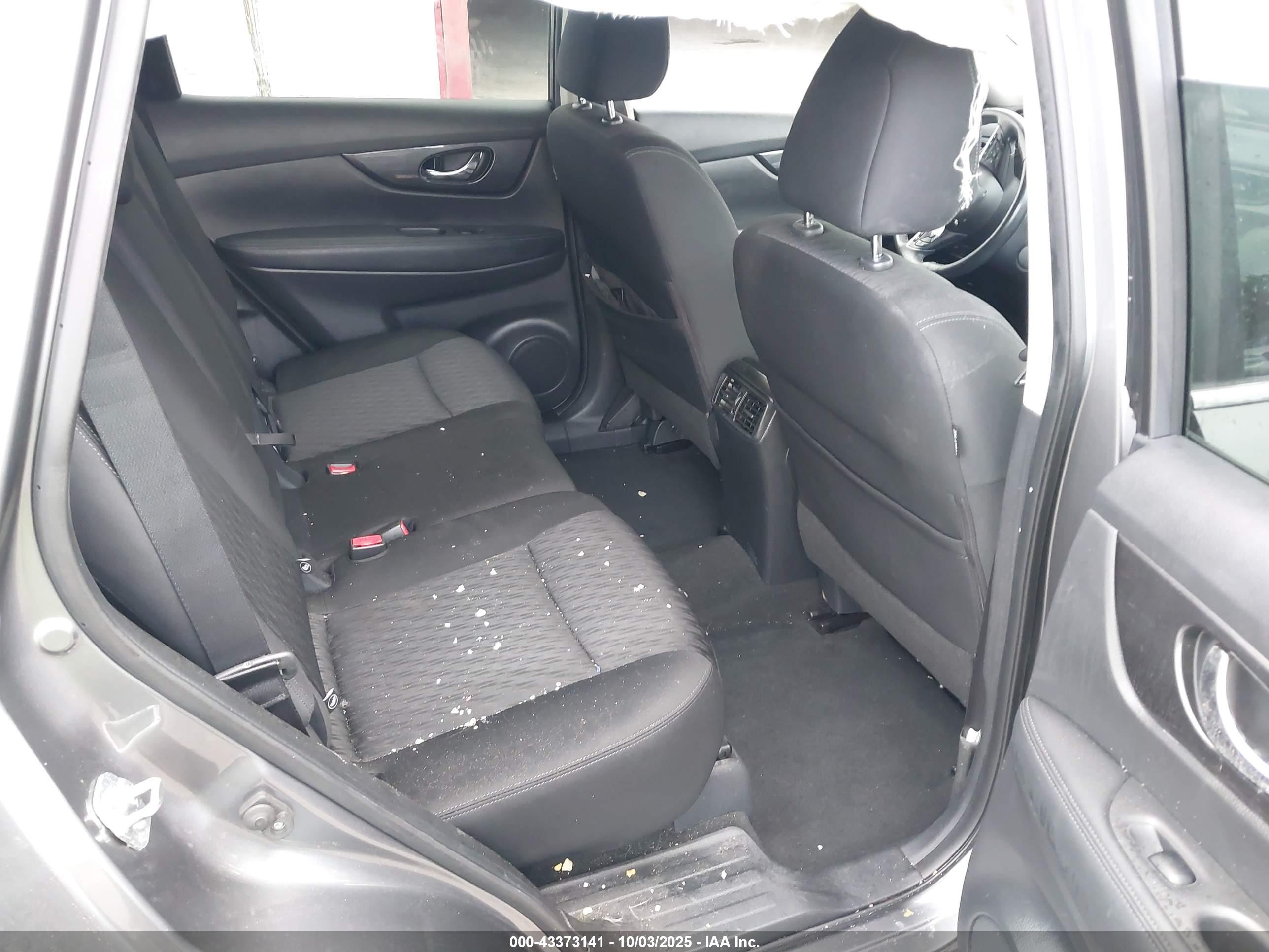 NISSAN ROGUE image 8