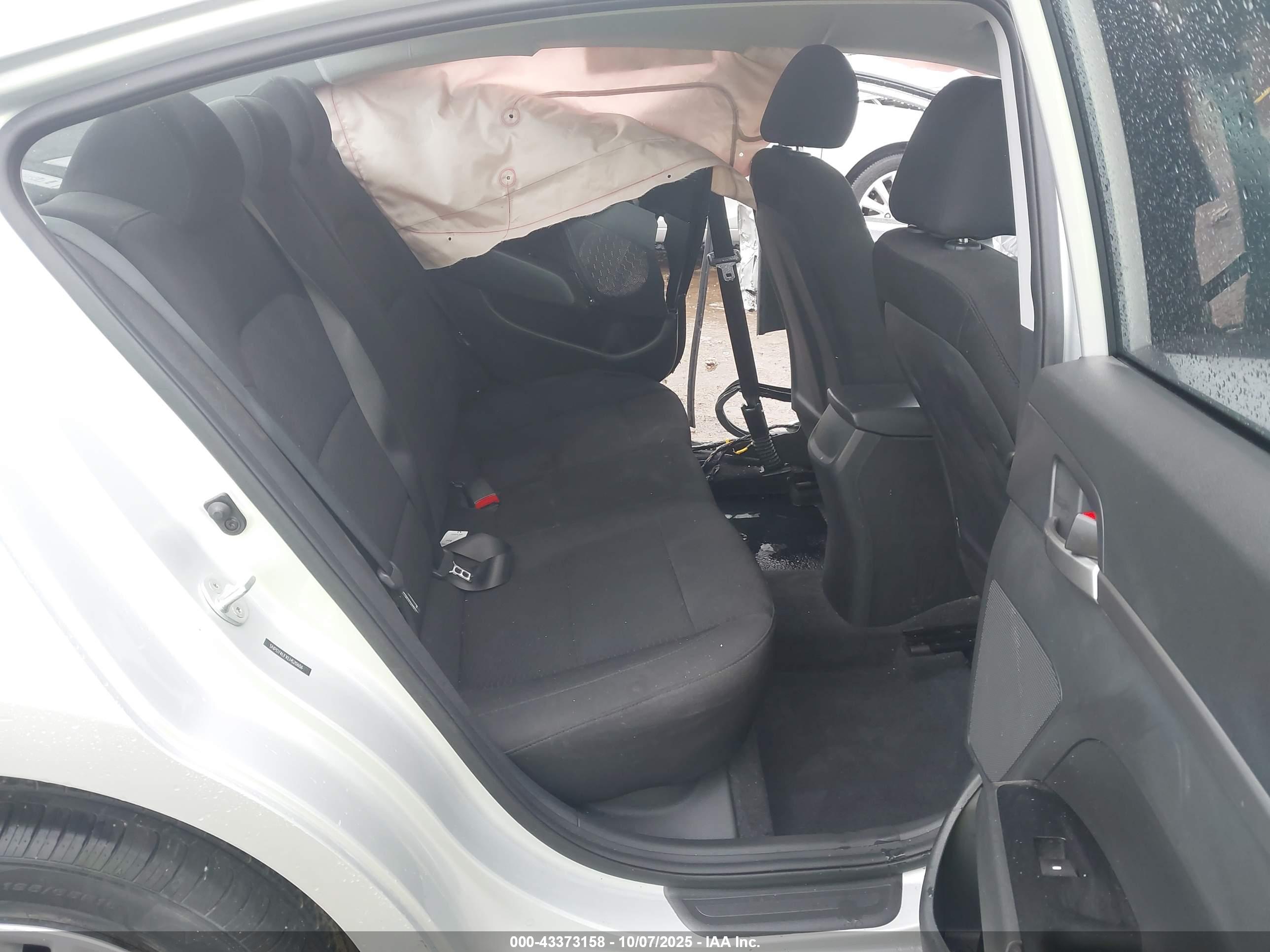 HYUNDAI ELANTRA image 8