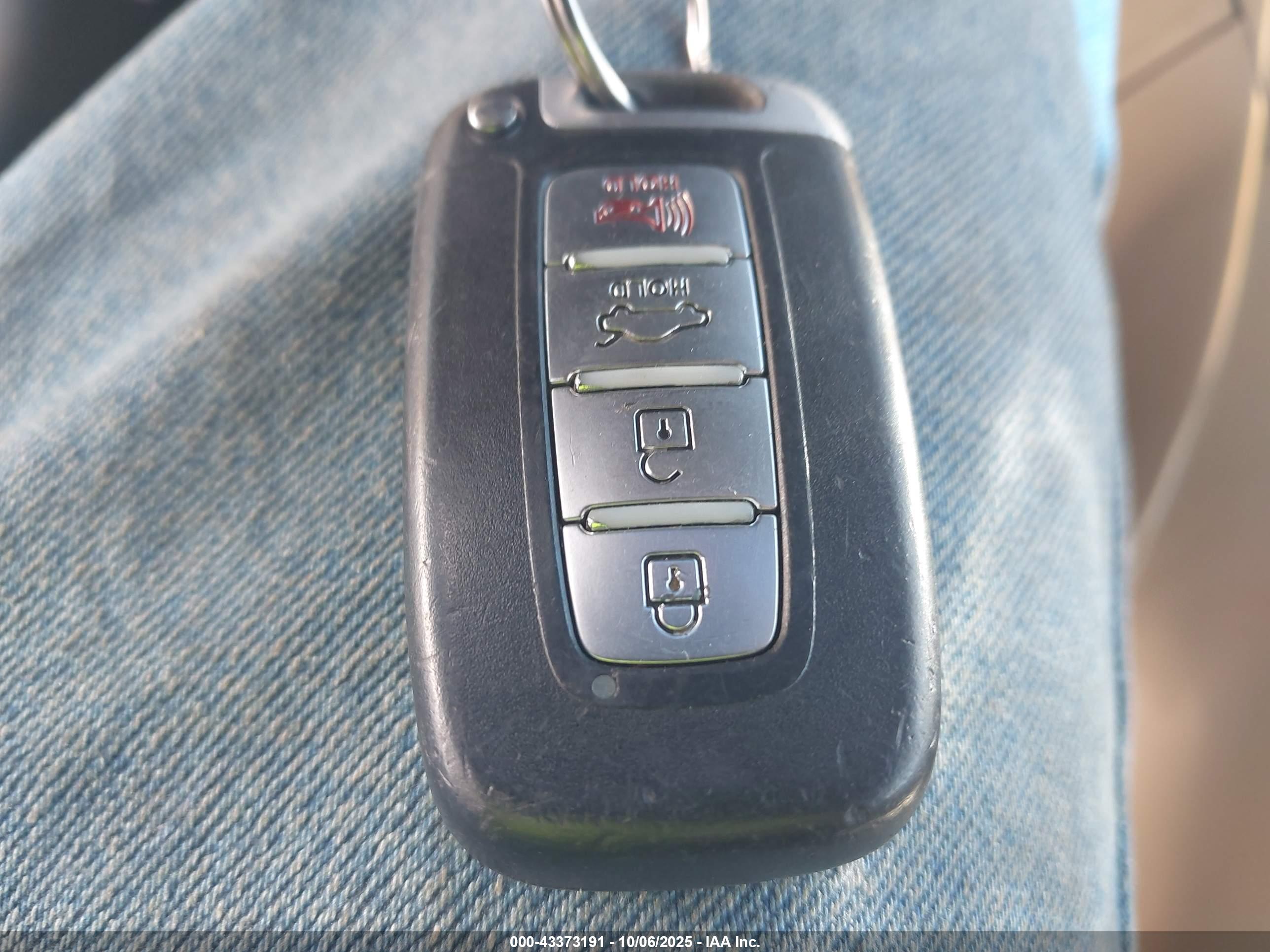 HYUNDAI SONATA image 11