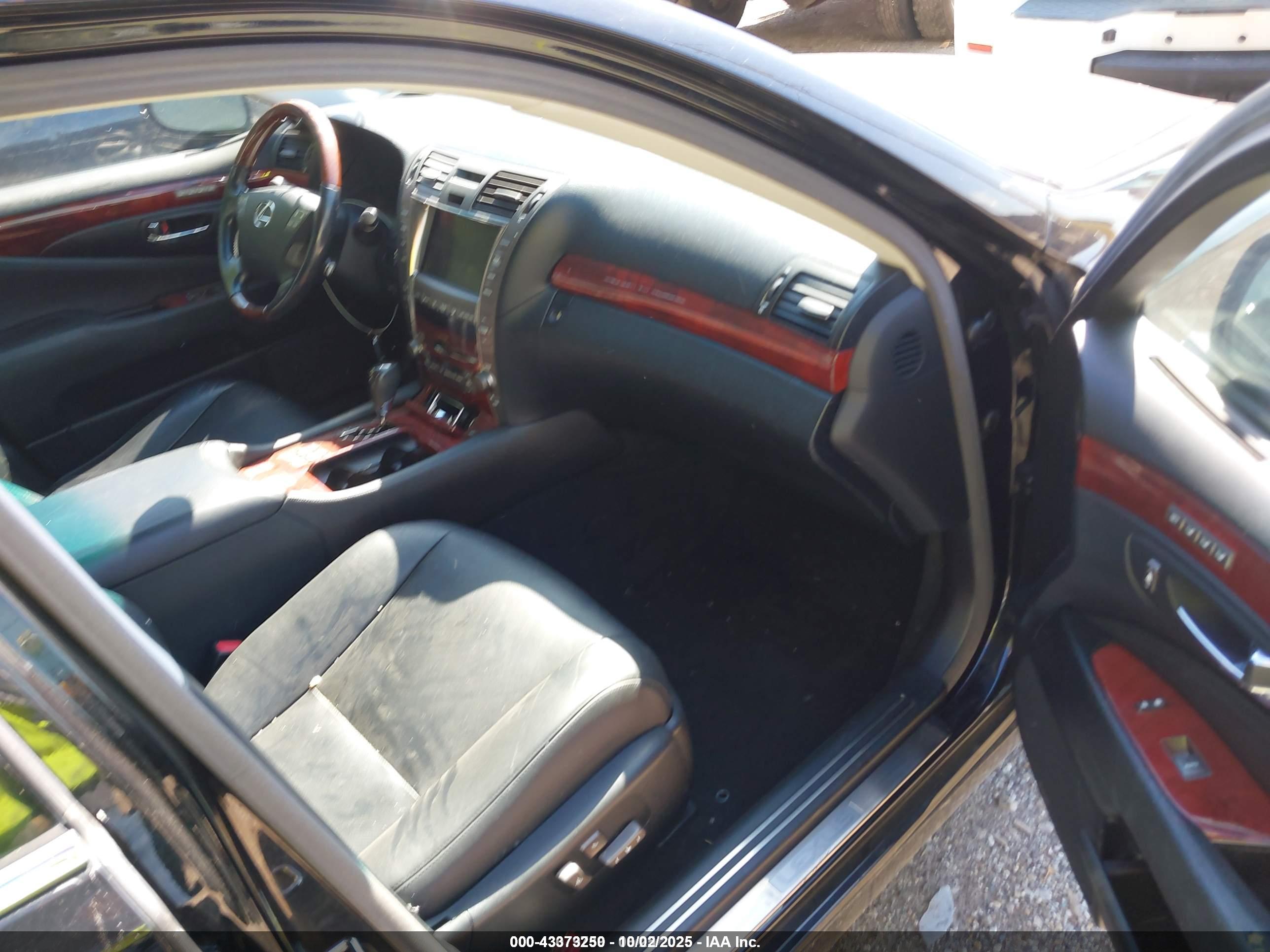 LEXUS LS image 5