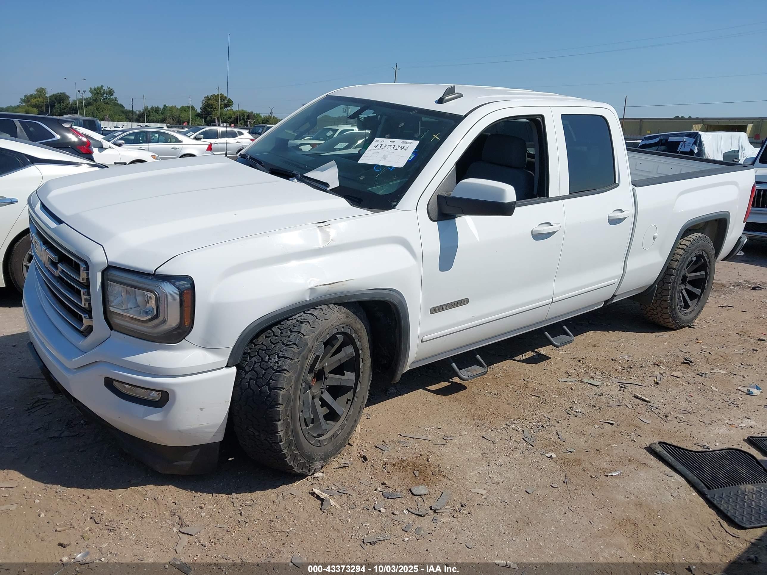 GMC SIERRA image 2