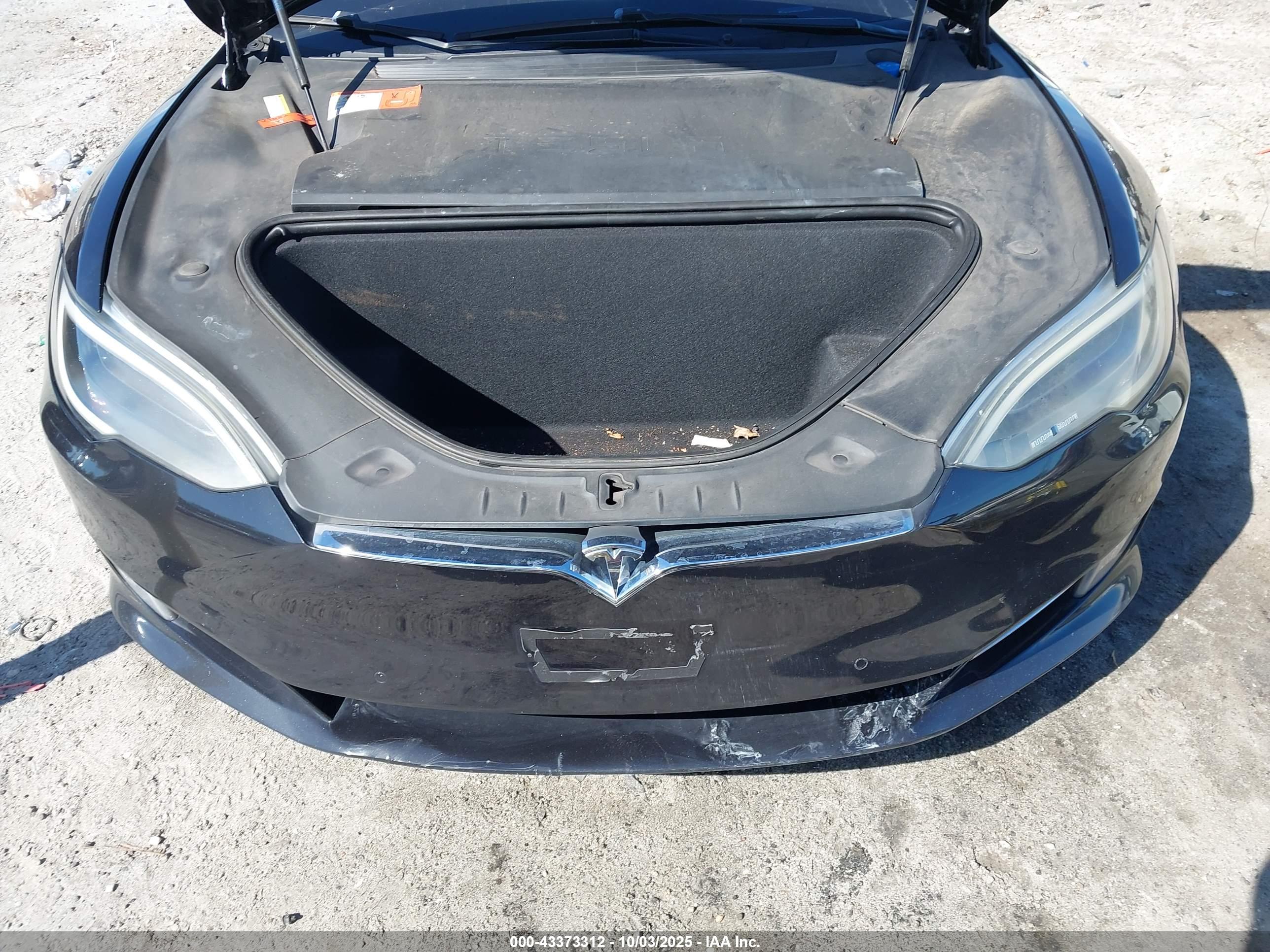 TESLA MODEL image 10
