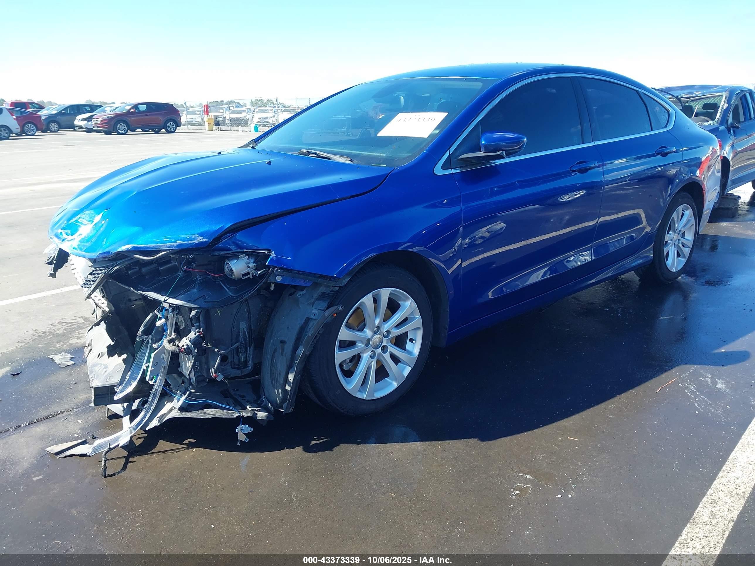 CHRYSLER 200 image 2