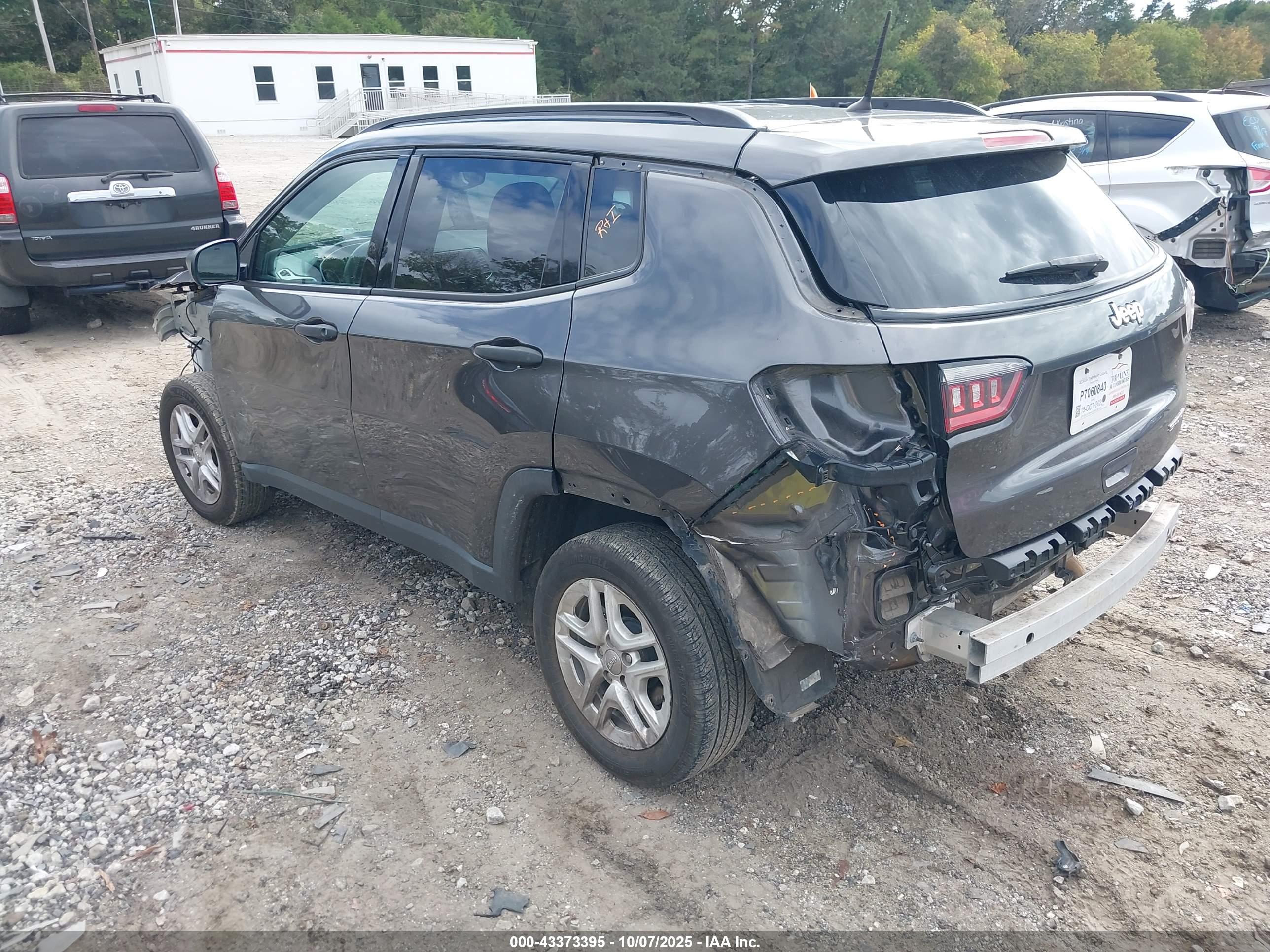 JEEP COMPASS image 3