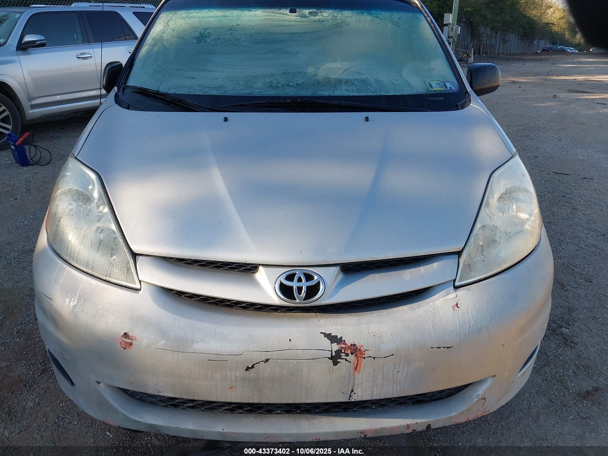TOYOTA SIENNA image 10