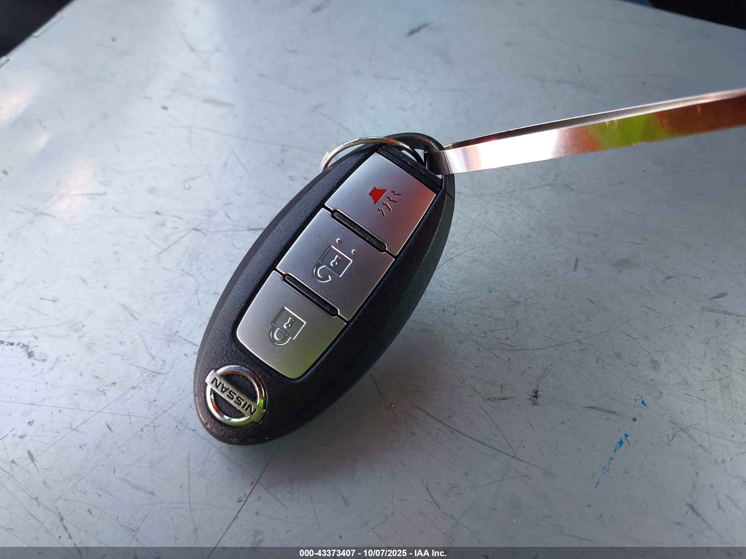 NISSAN ROGUE image 11