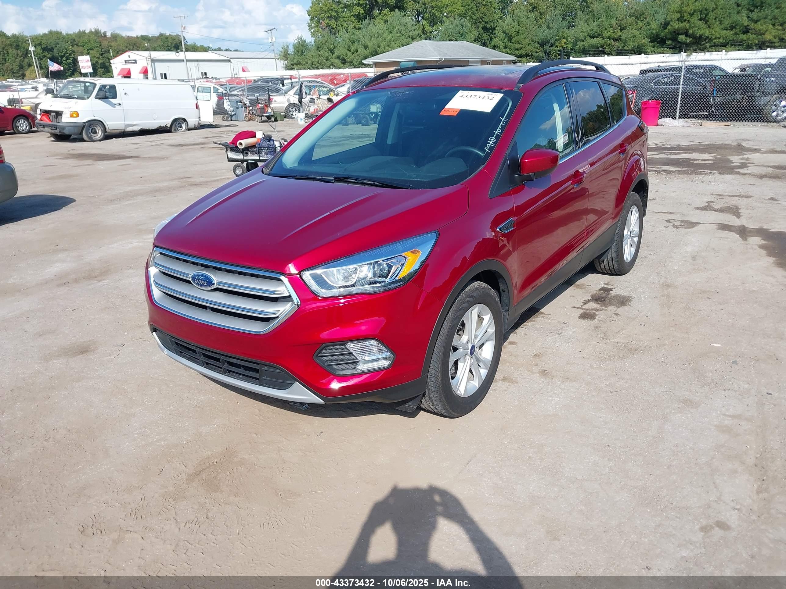 FORD ESCAPE image 2