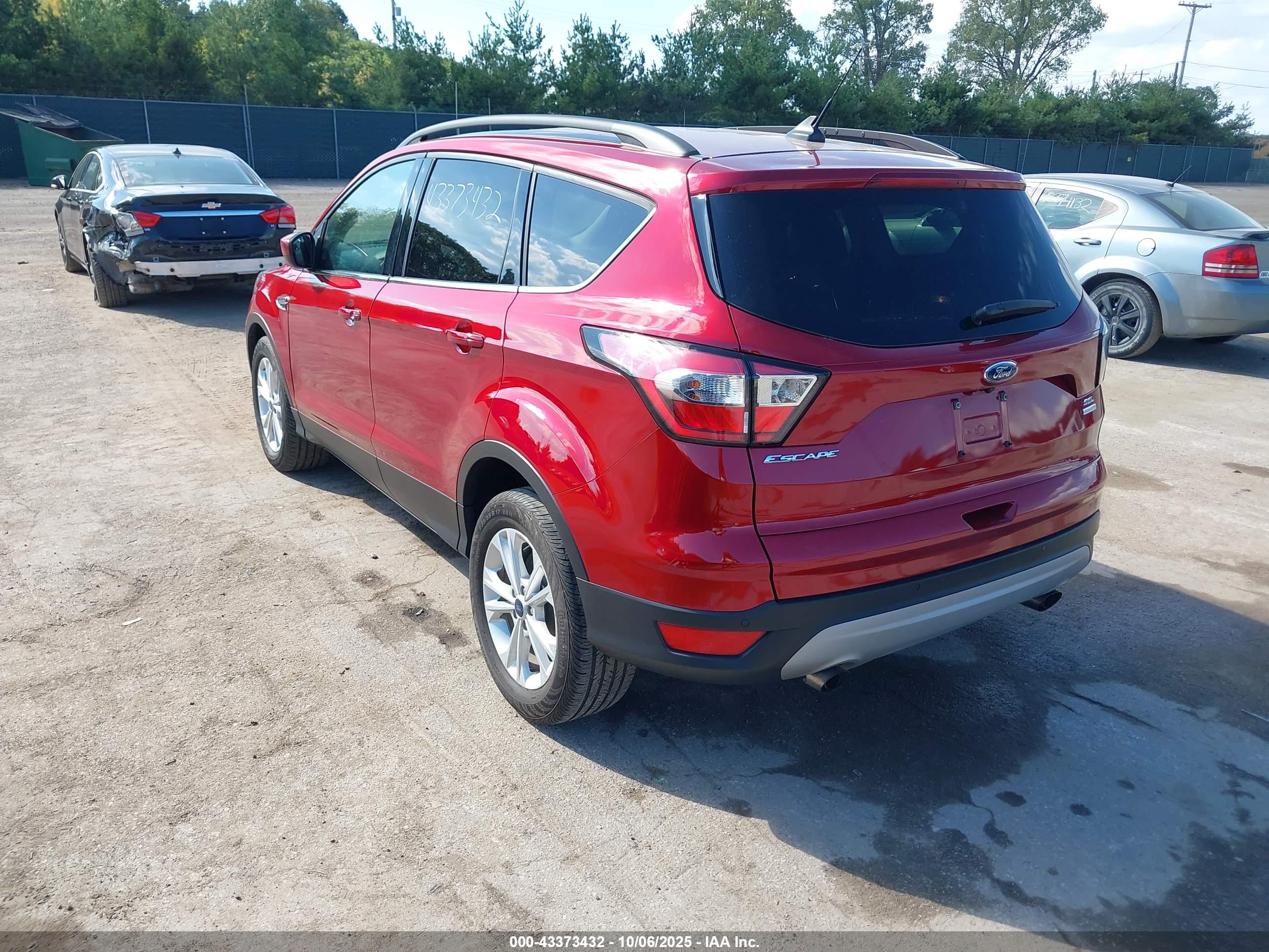 FORD ESCAPE image 3