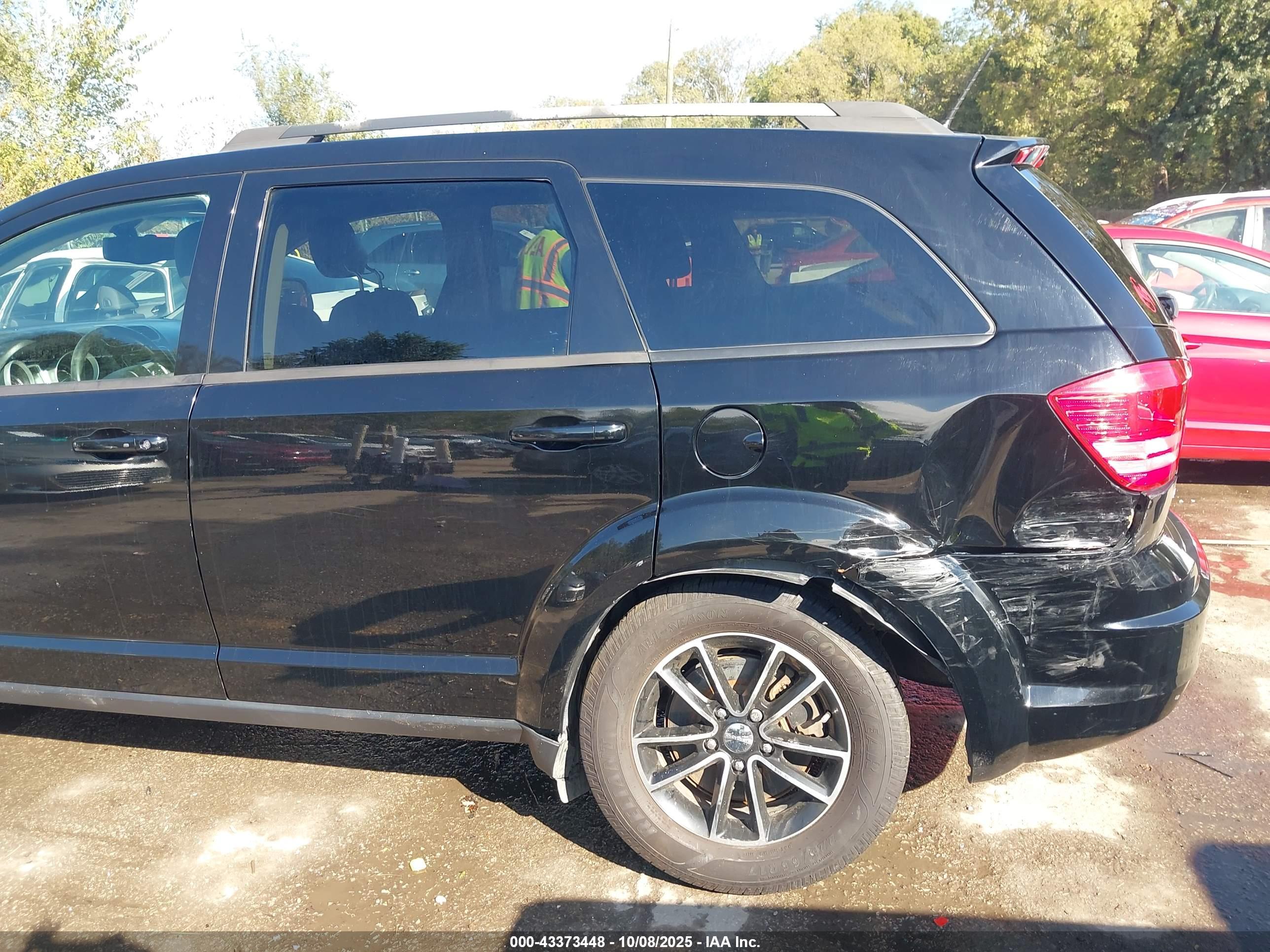 DODGE JOURNEY image 6
