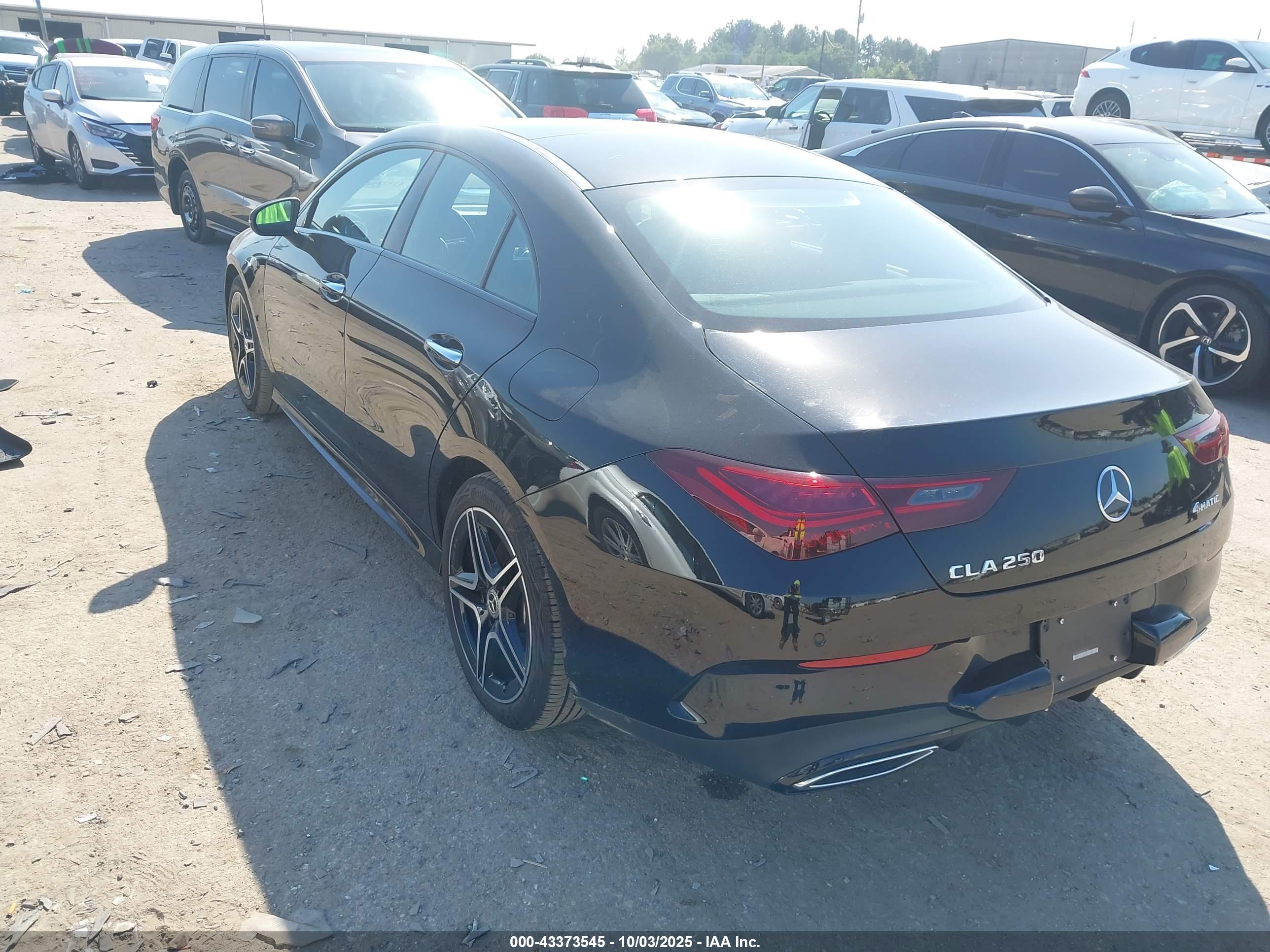 MERCEDES-BENZ CLA image 3