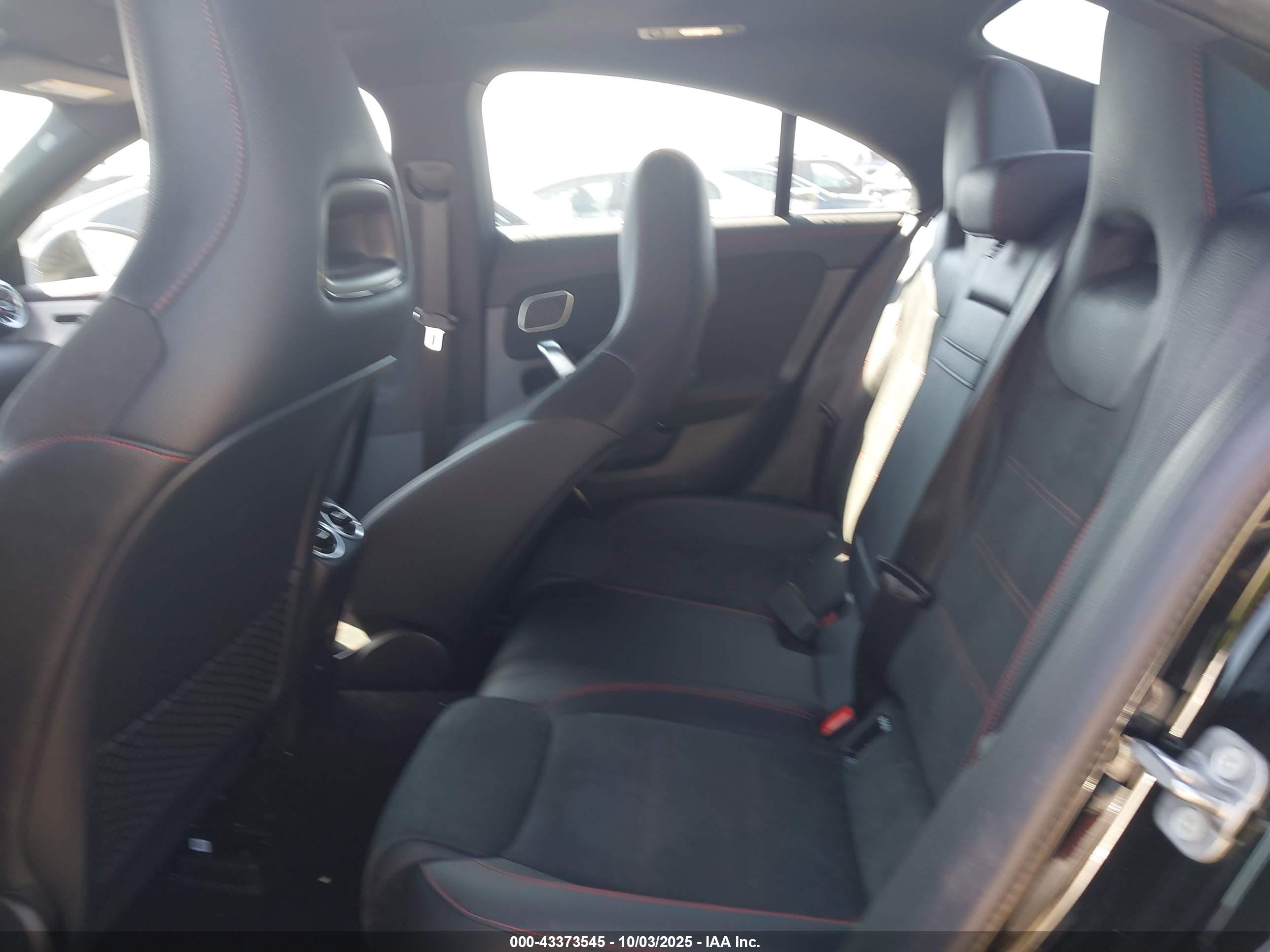 MERCEDES-BENZ CLA image 8