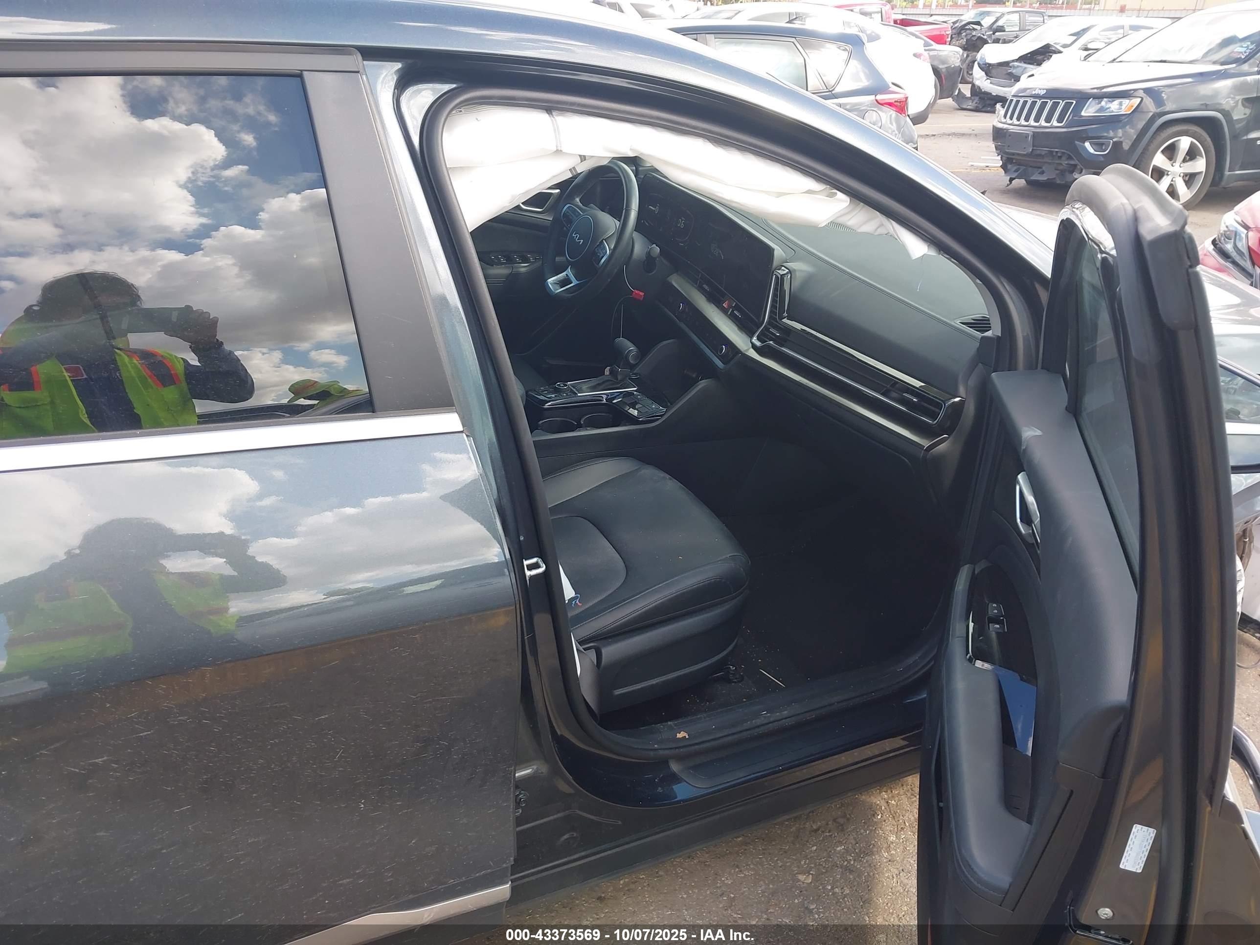 KIA SPORTAGE image 5