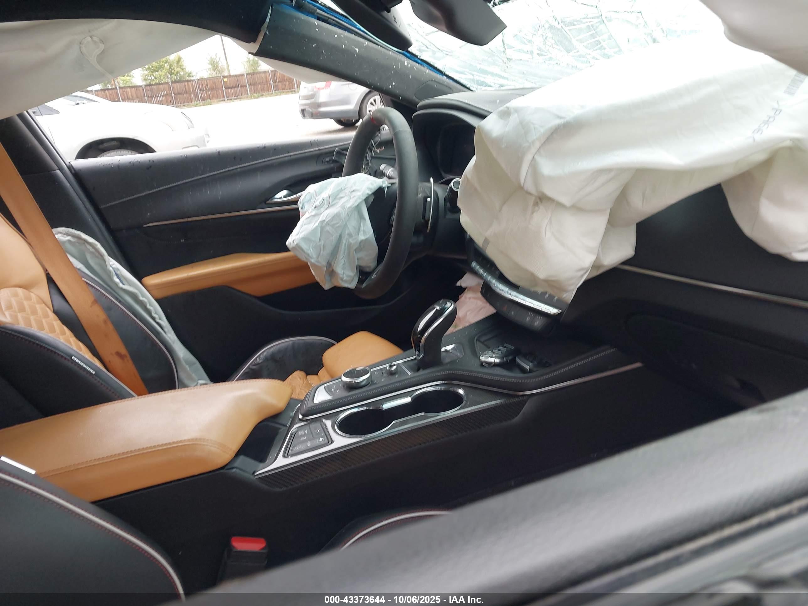 CADILLAC CT4-V image 5