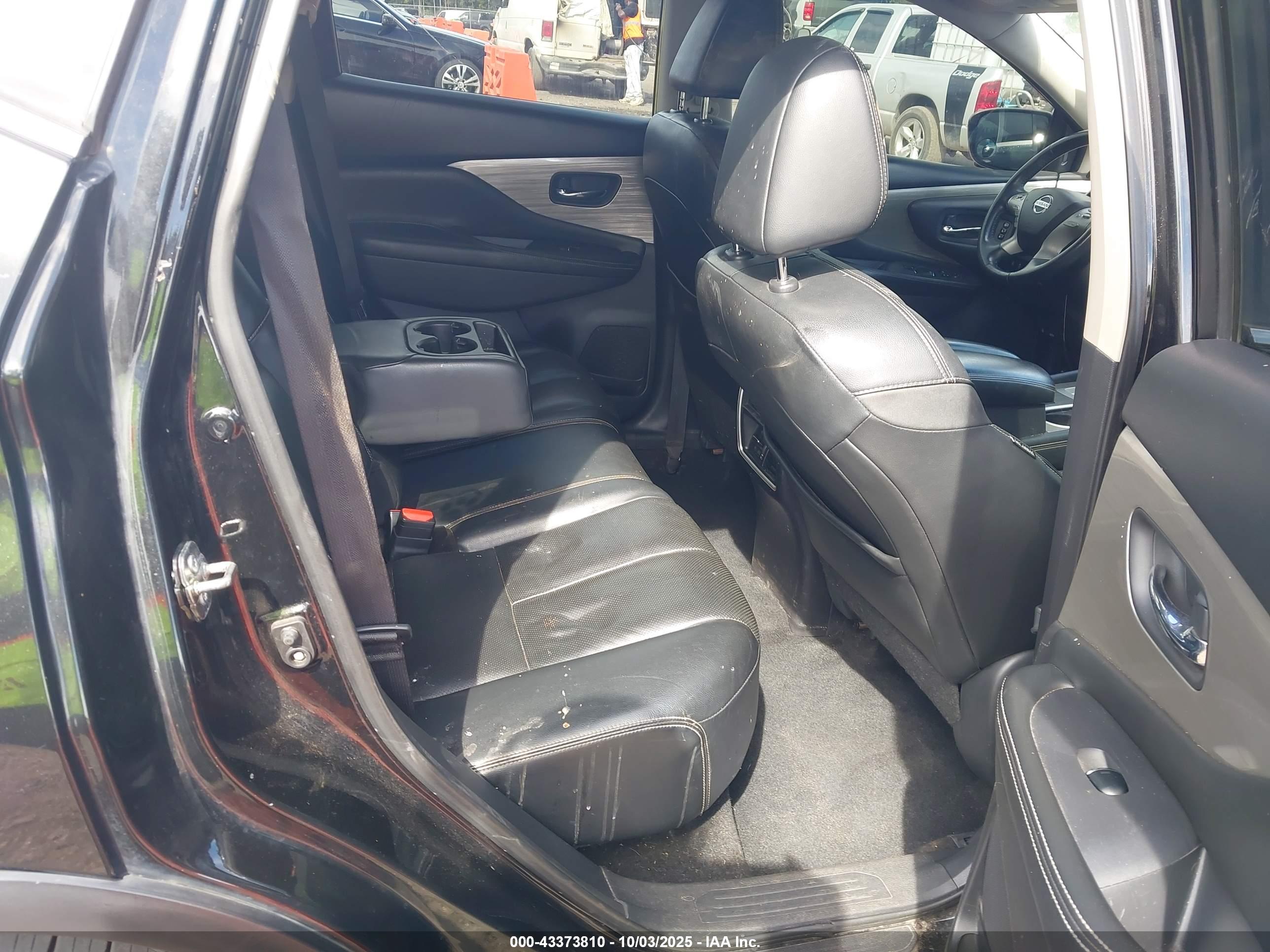 NISSAN MURANO image 8