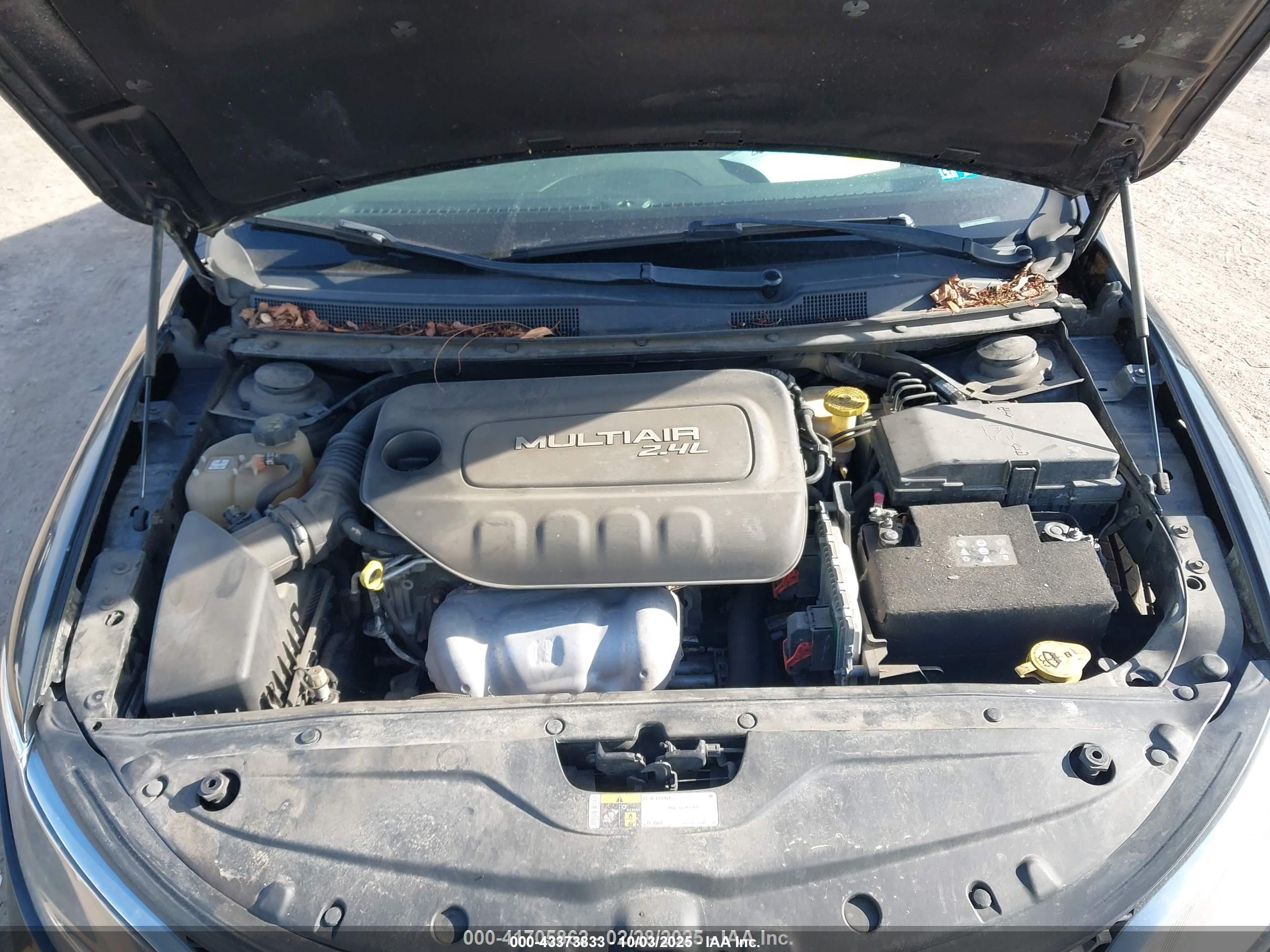 CHRYSLER 200 image 10