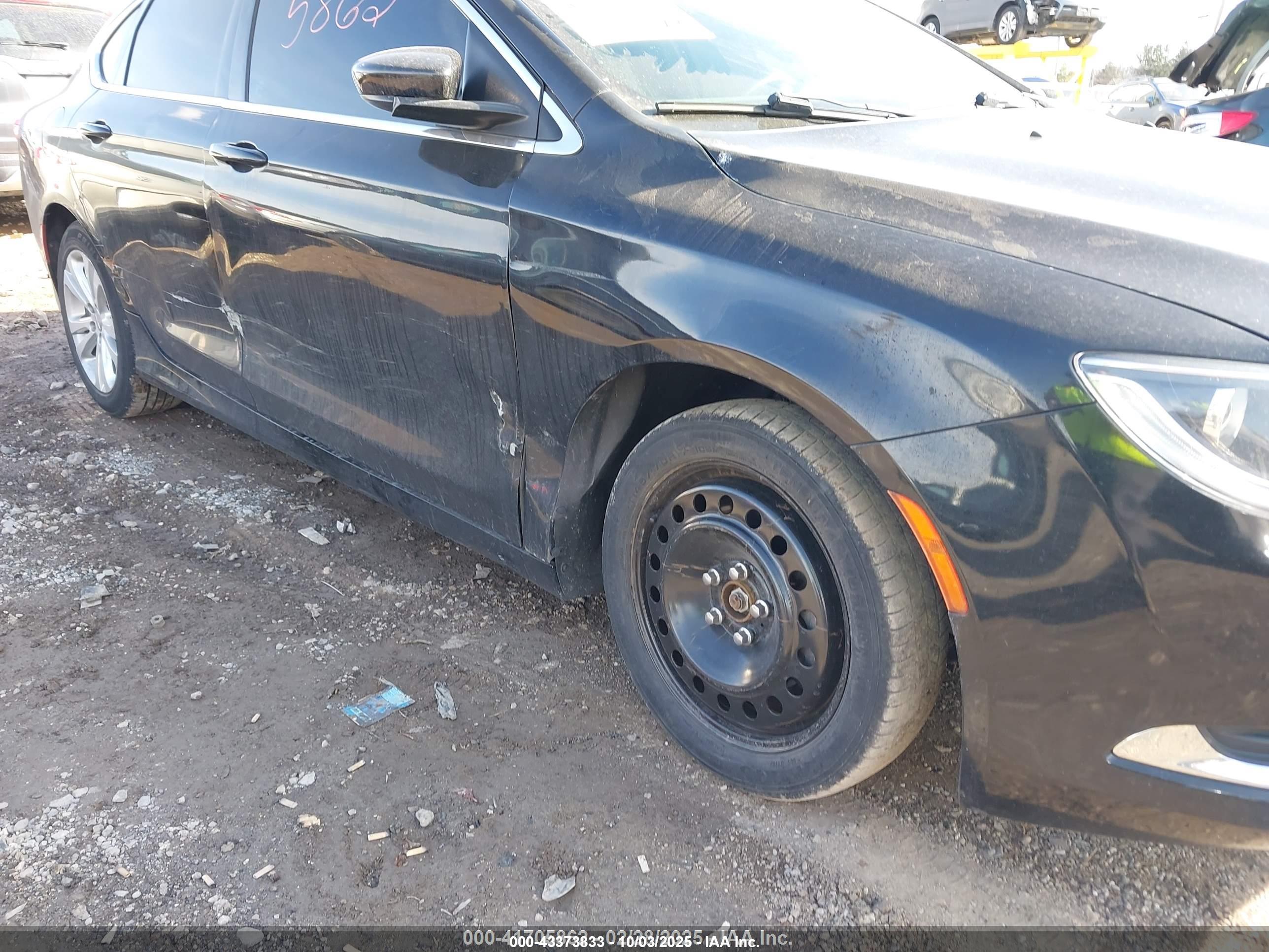 CHRYSLER 200 image 6