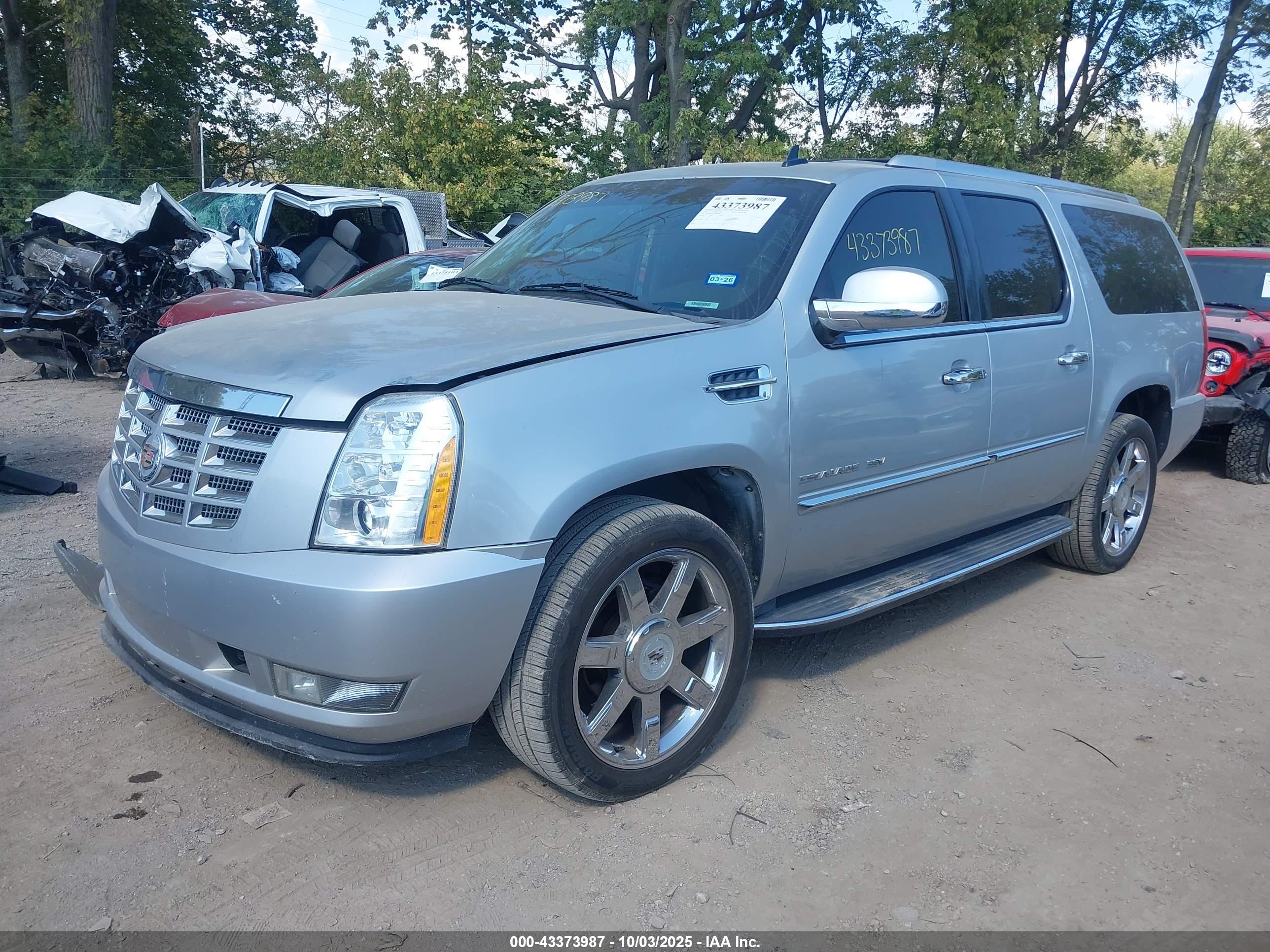 CADILLAC ESCALADE image 2