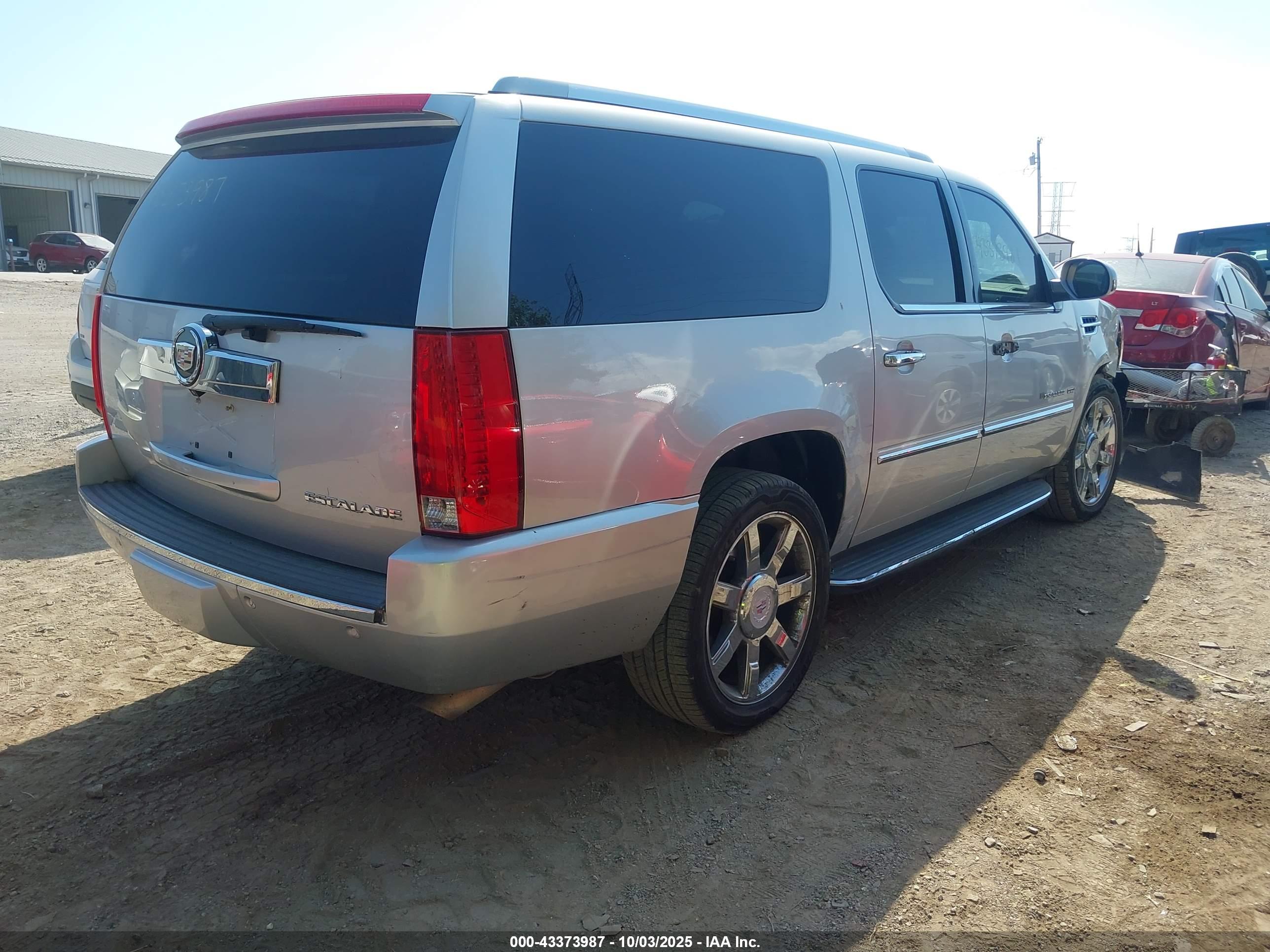CADILLAC ESCALADE image 4