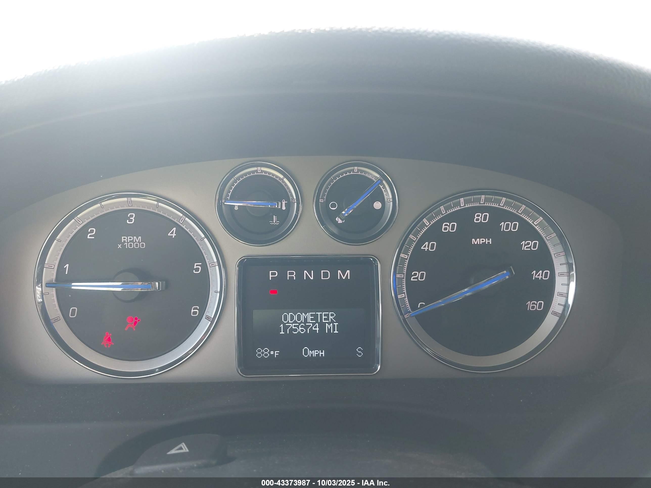 CADILLAC ESCALADE image 7