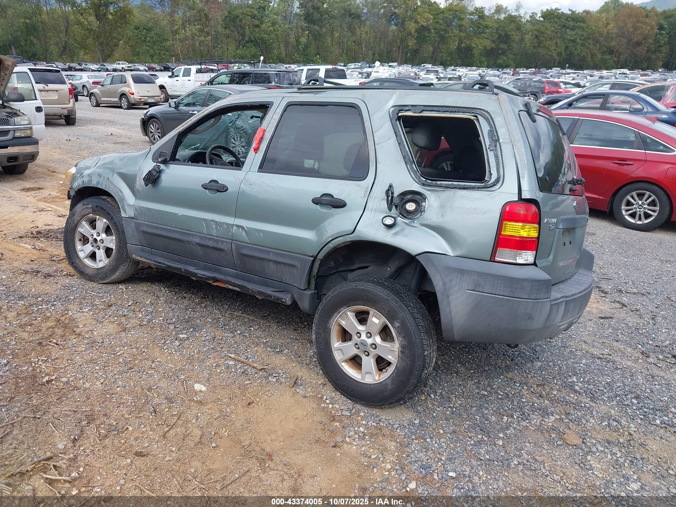 FORD ESCAPE image 3