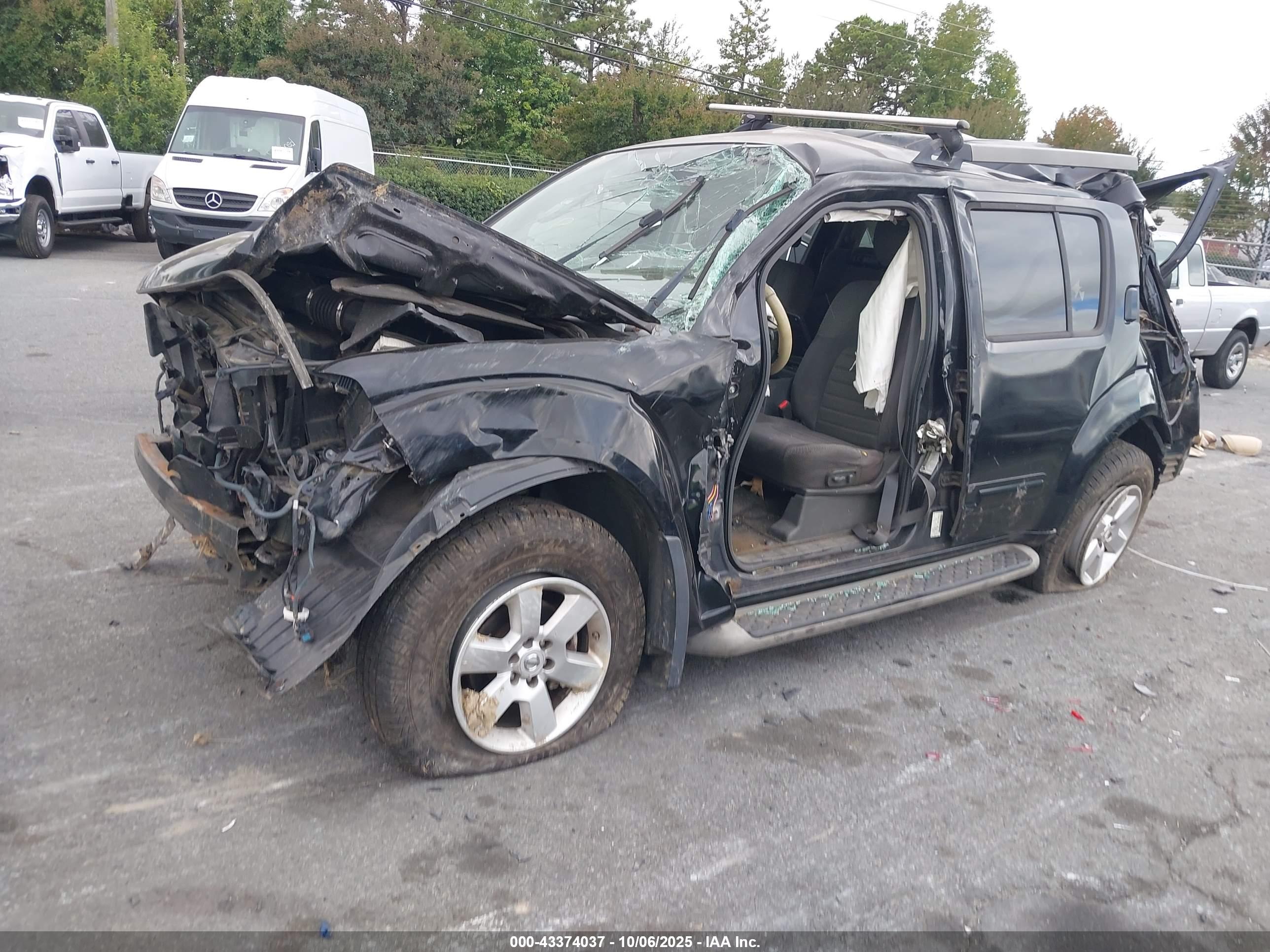 NISSAN PATHFINDER image 2