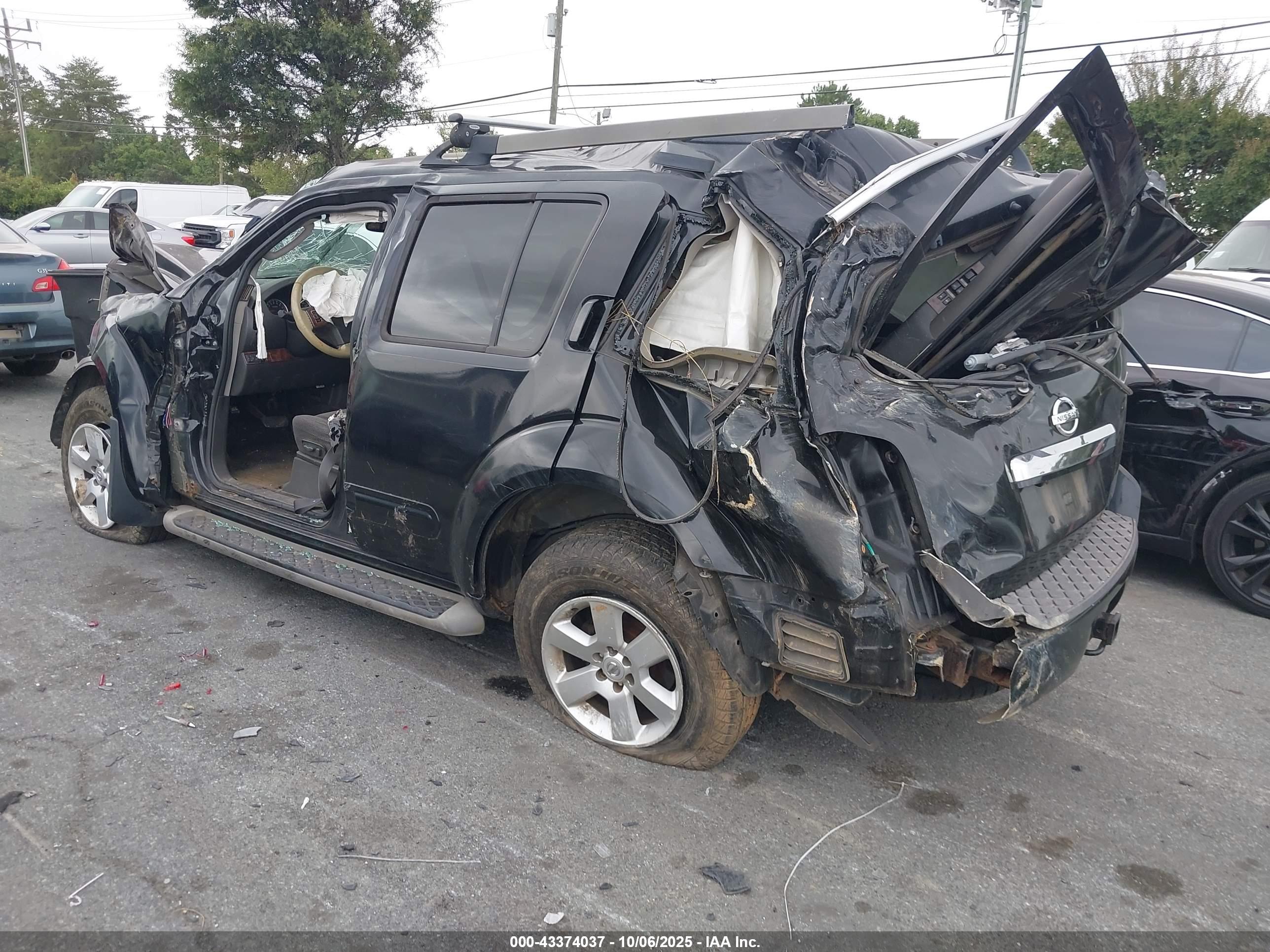 NISSAN PATHFINDER image 3