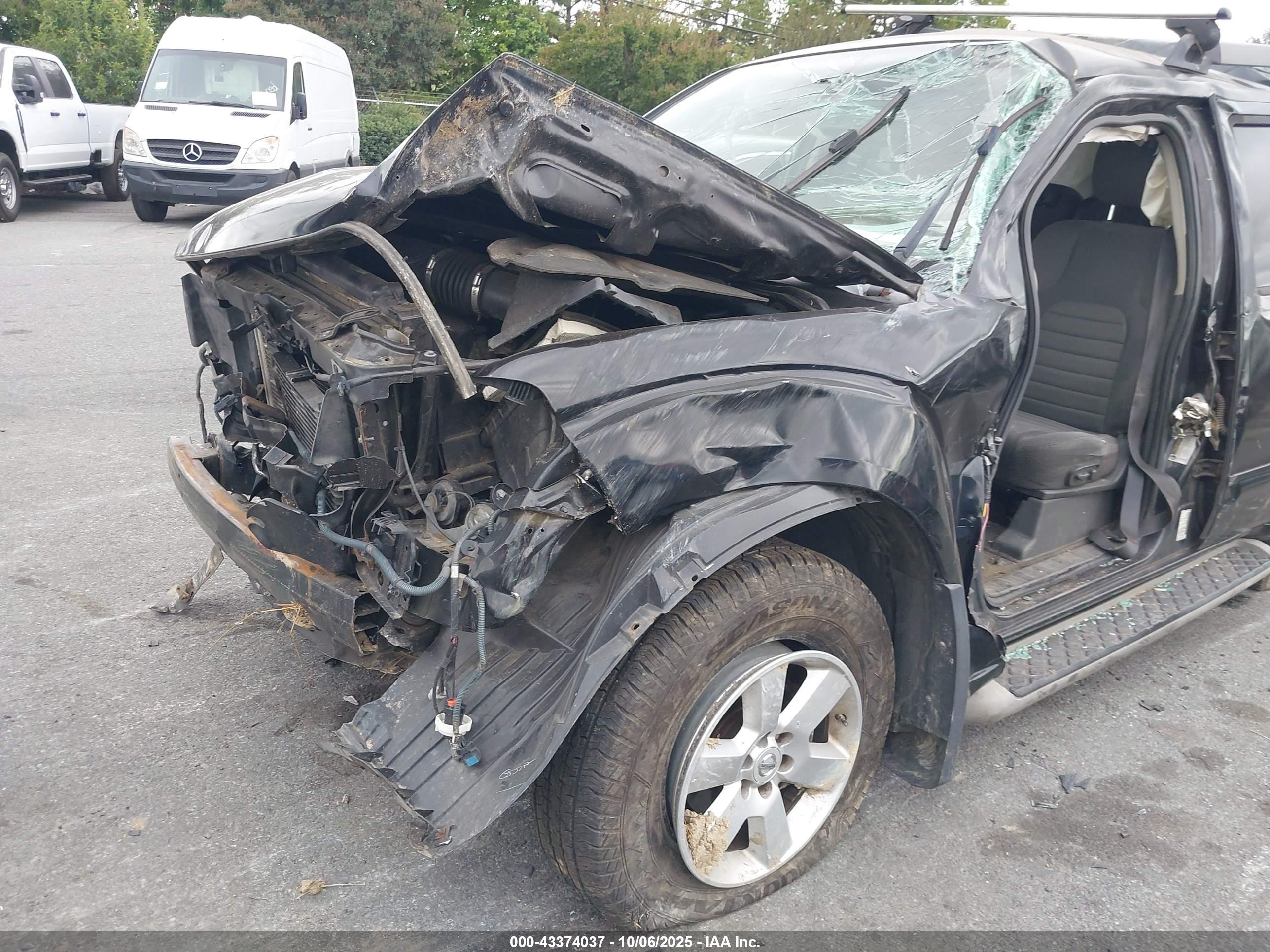 NISSAN PATHFINDER image 6
