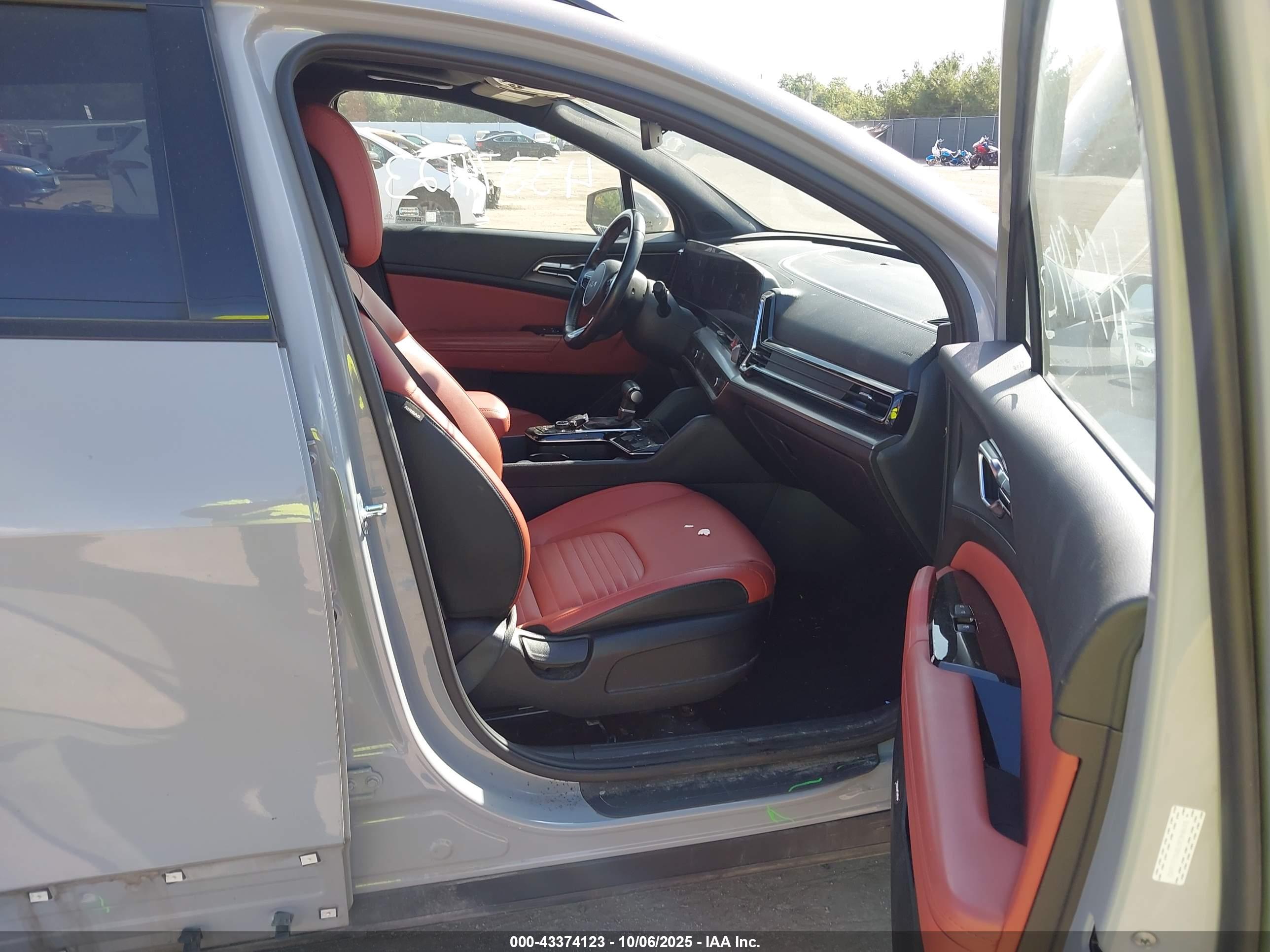 KIA SPORTAGE image 5