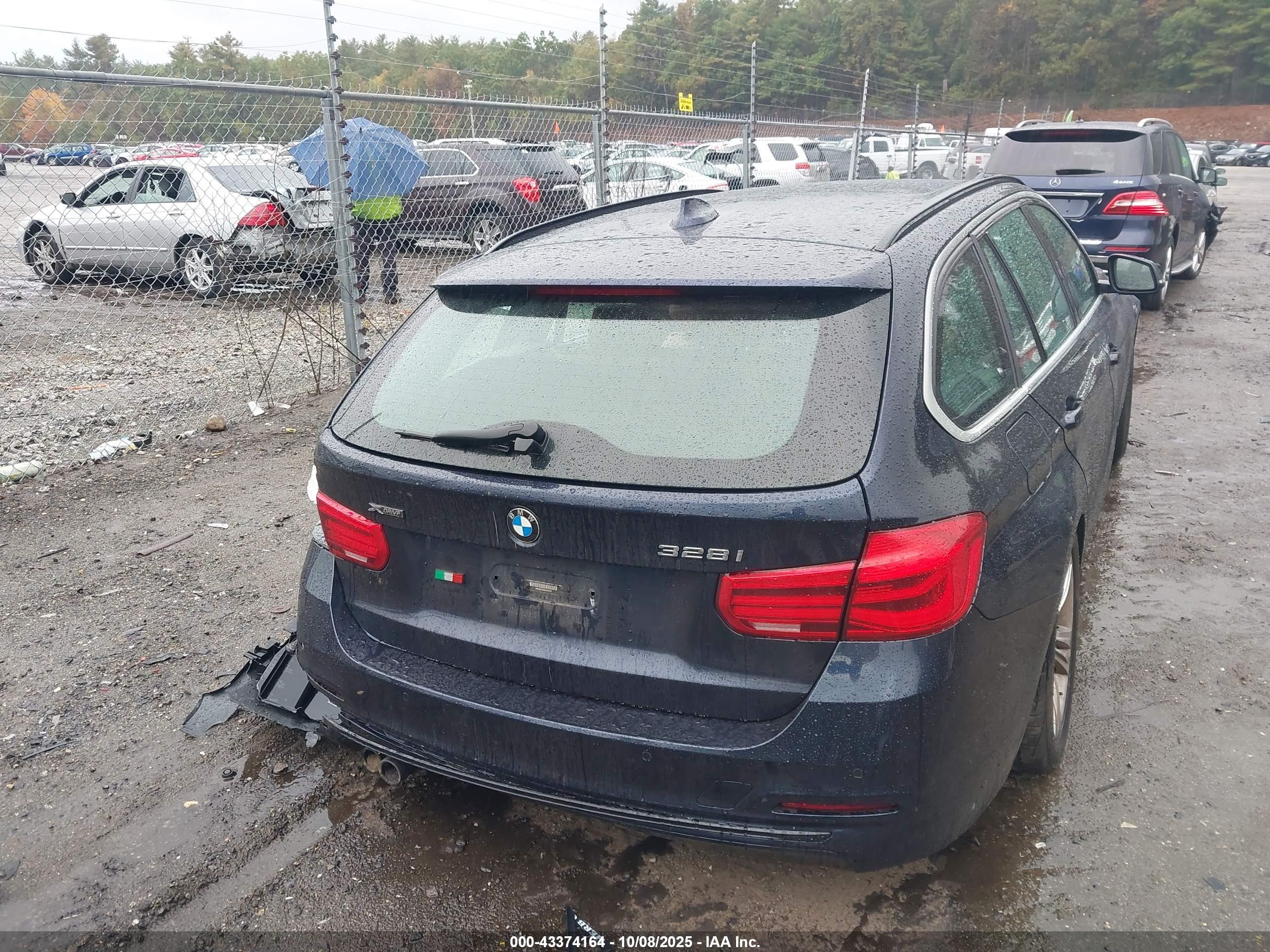 BMW 328I image 4