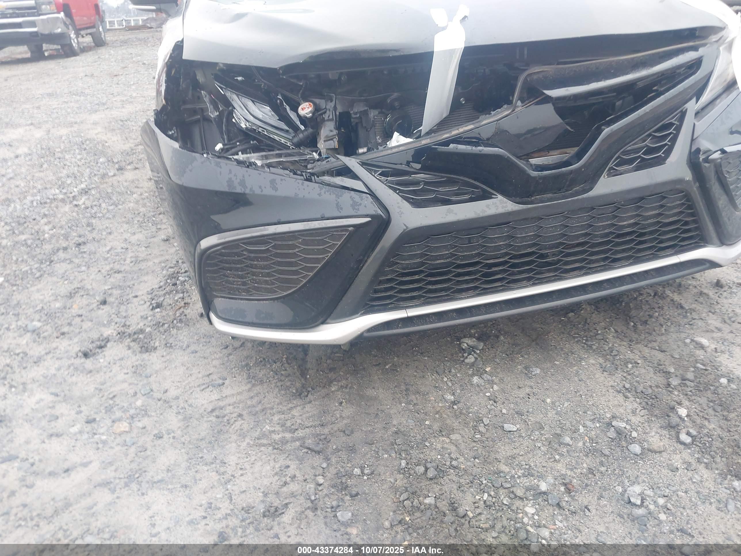 TOYOTA CAMRY image 6