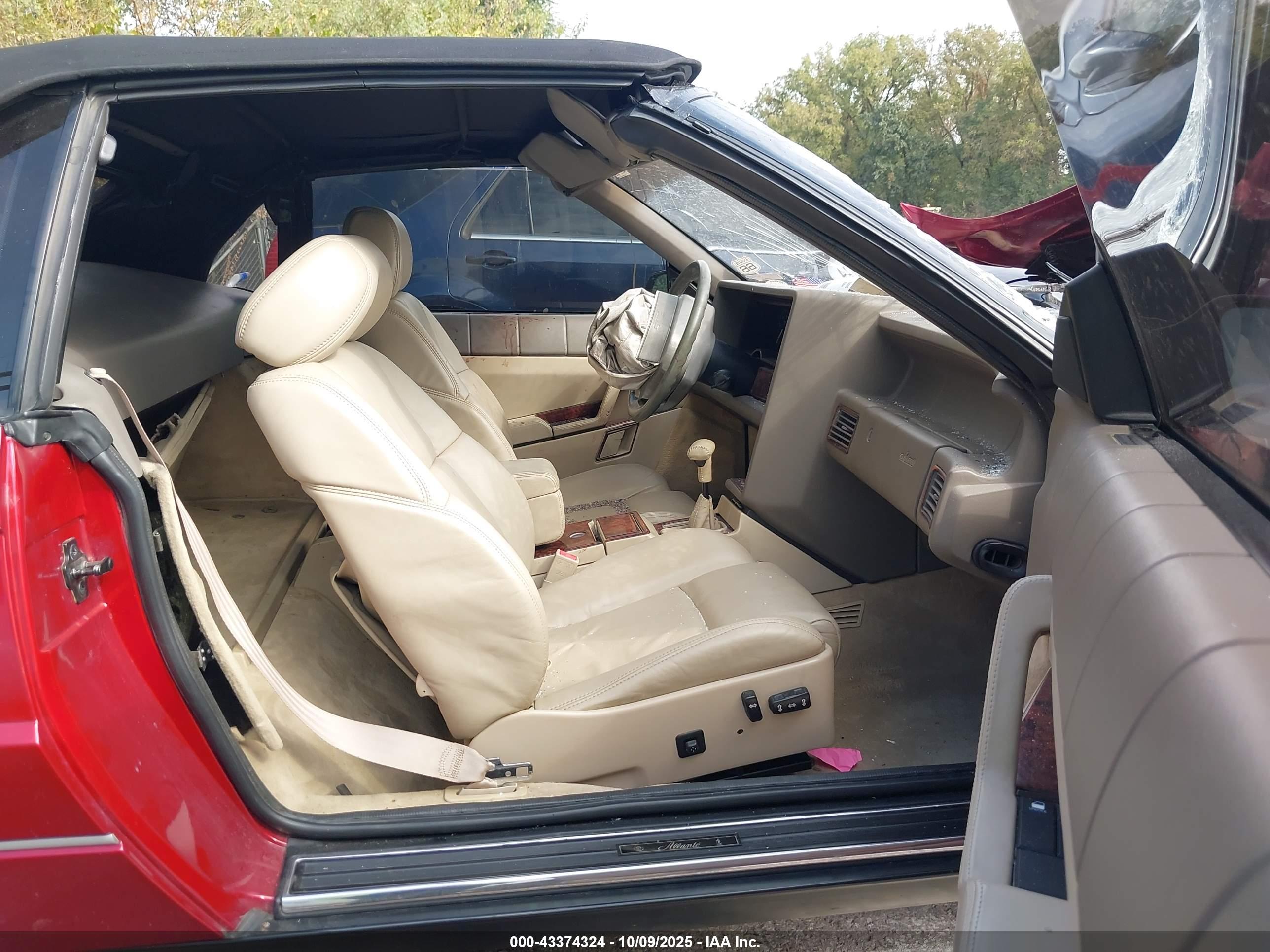 CADILLAC ALLANTE image 5