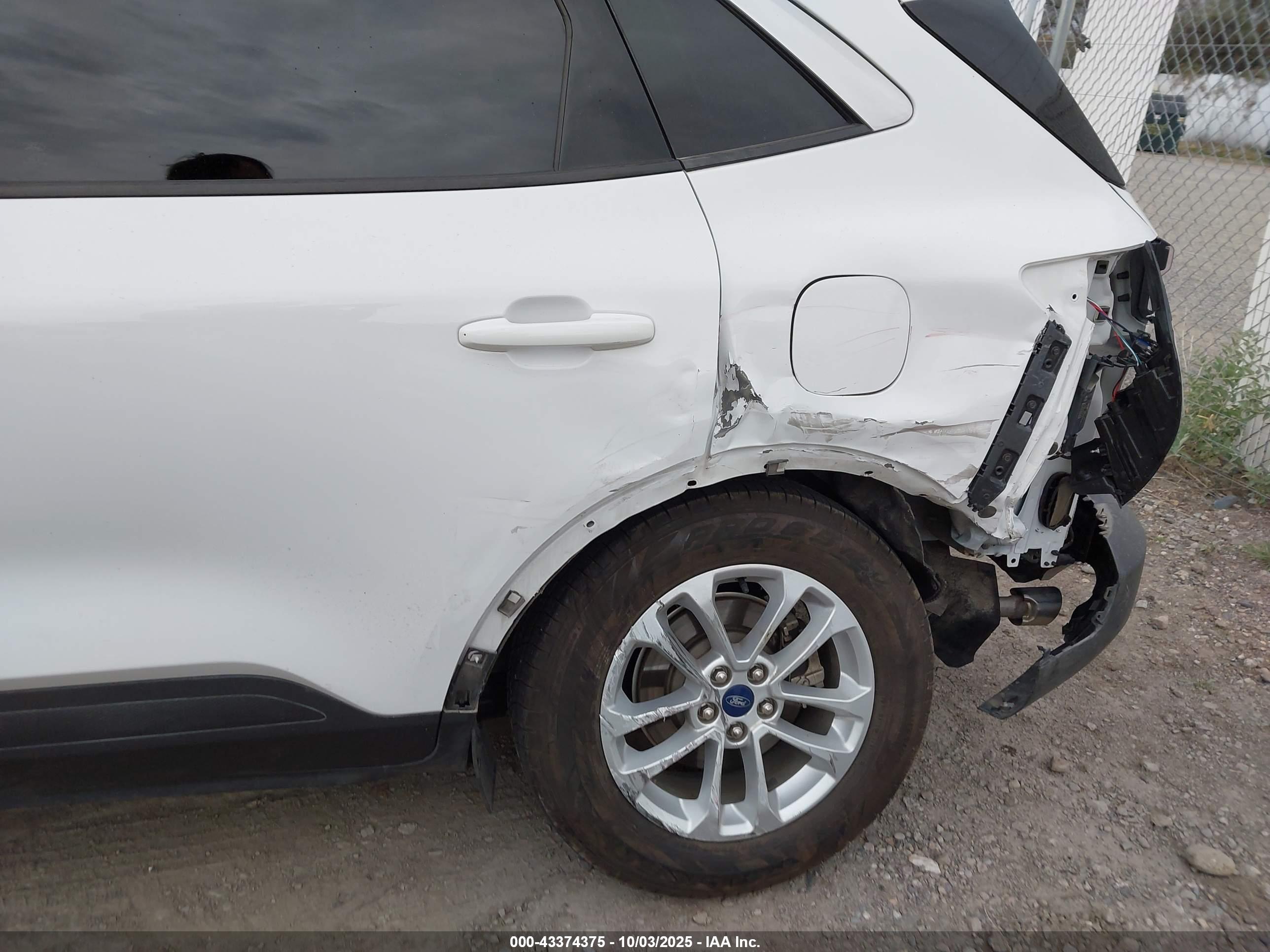 FORD ESCAPE image 6