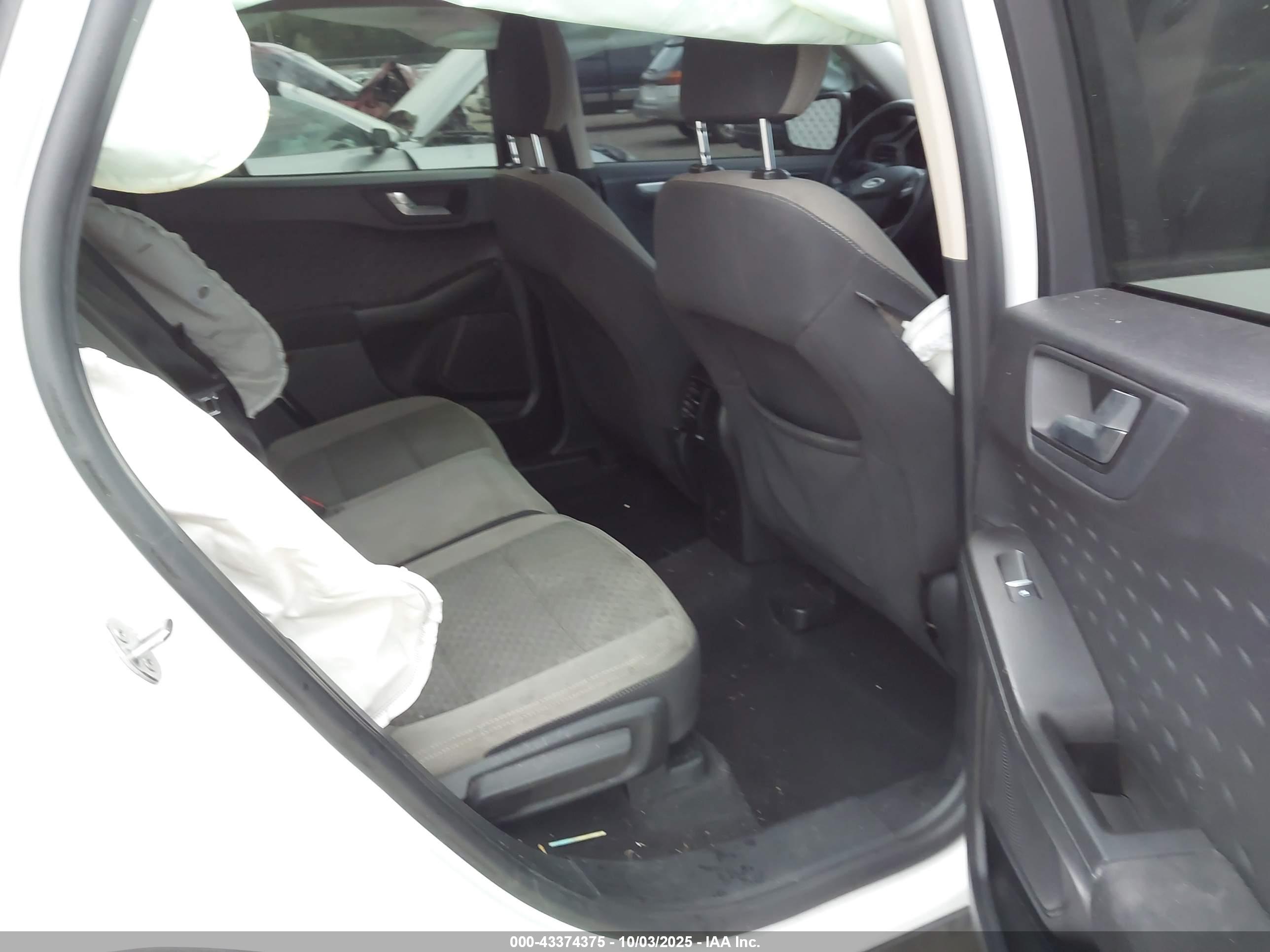 FORD ESCAPE image 8