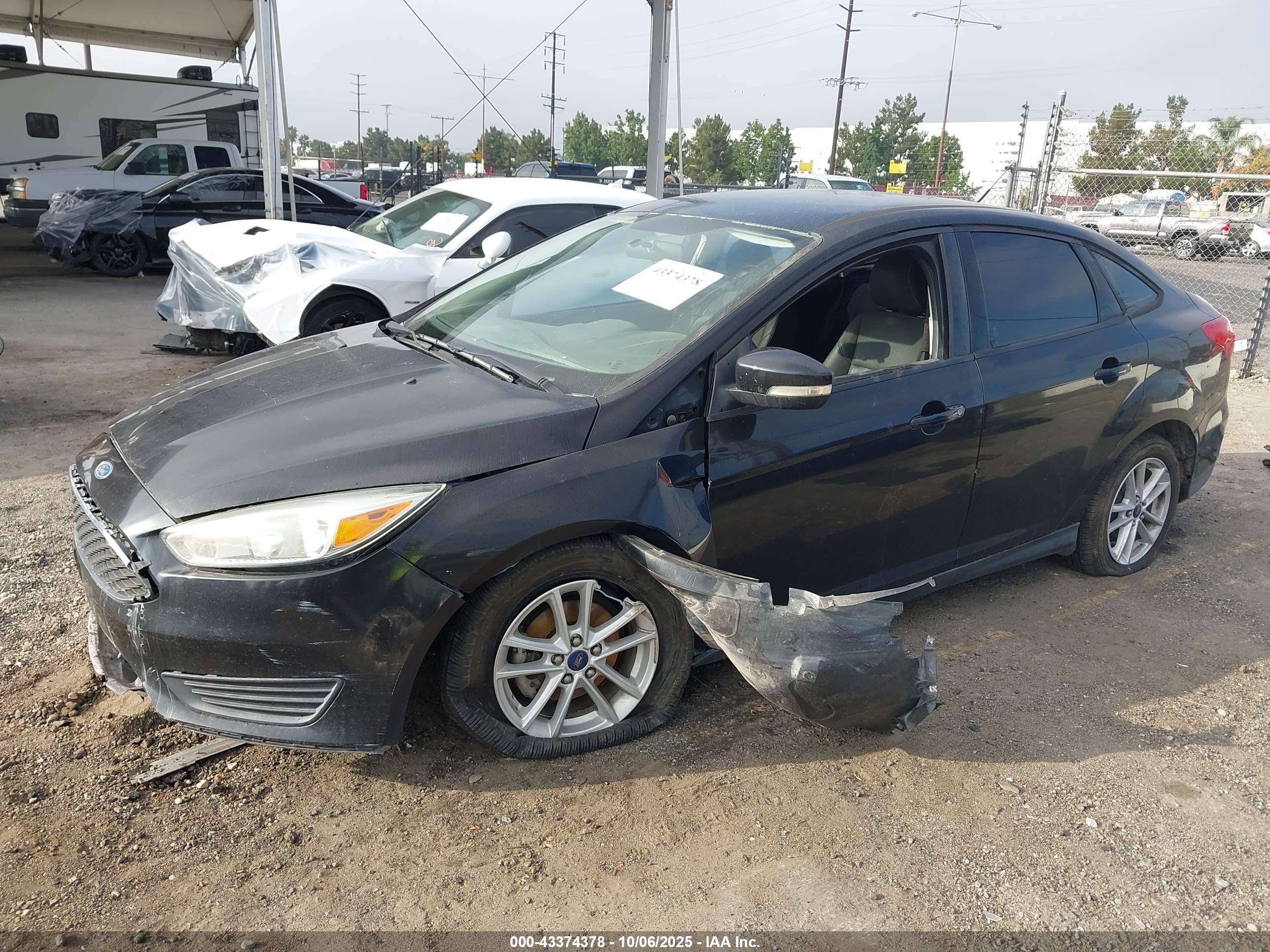 FORD FOCUS image 2