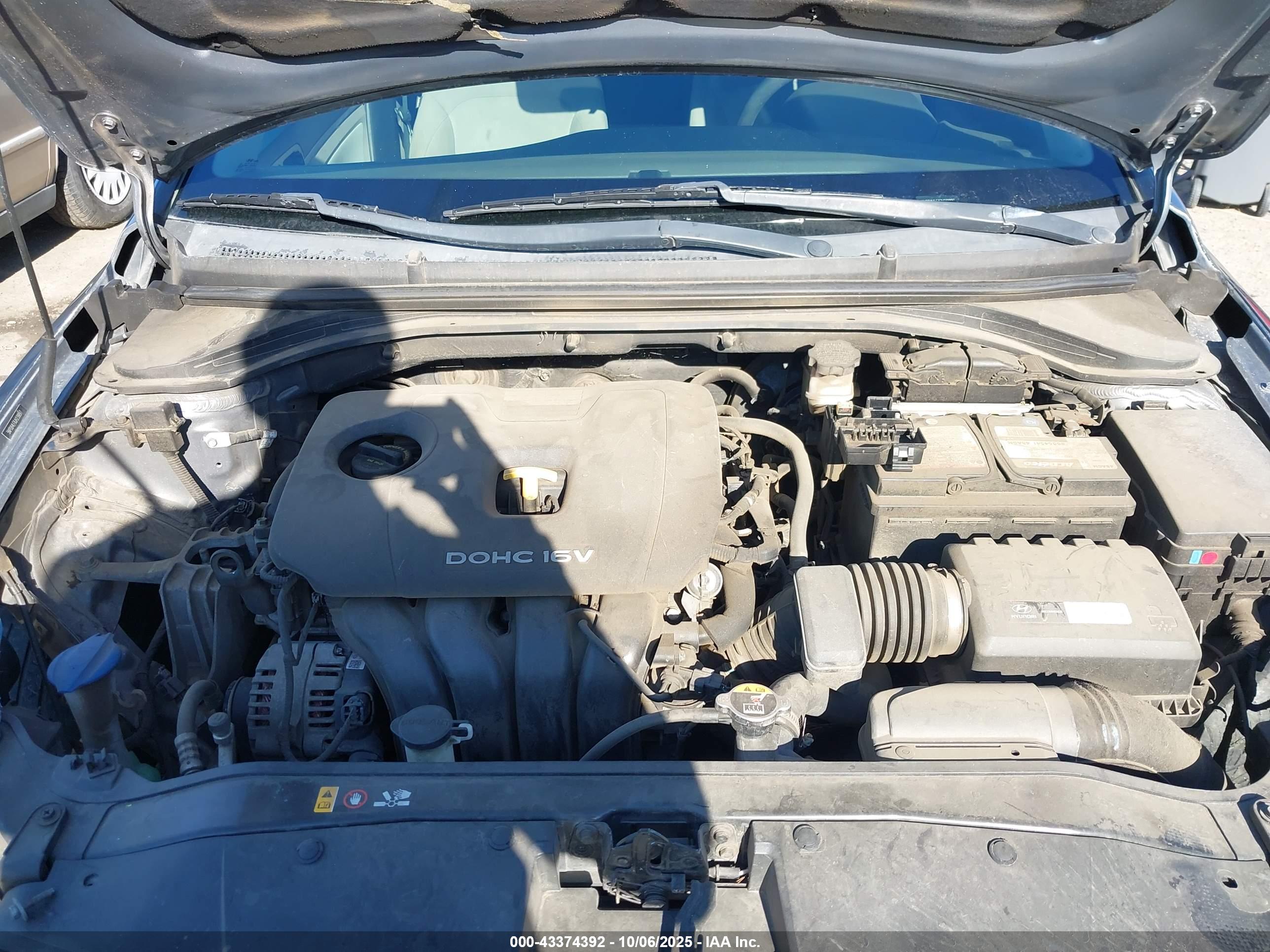 HYUNDAI ELANTRA image 10