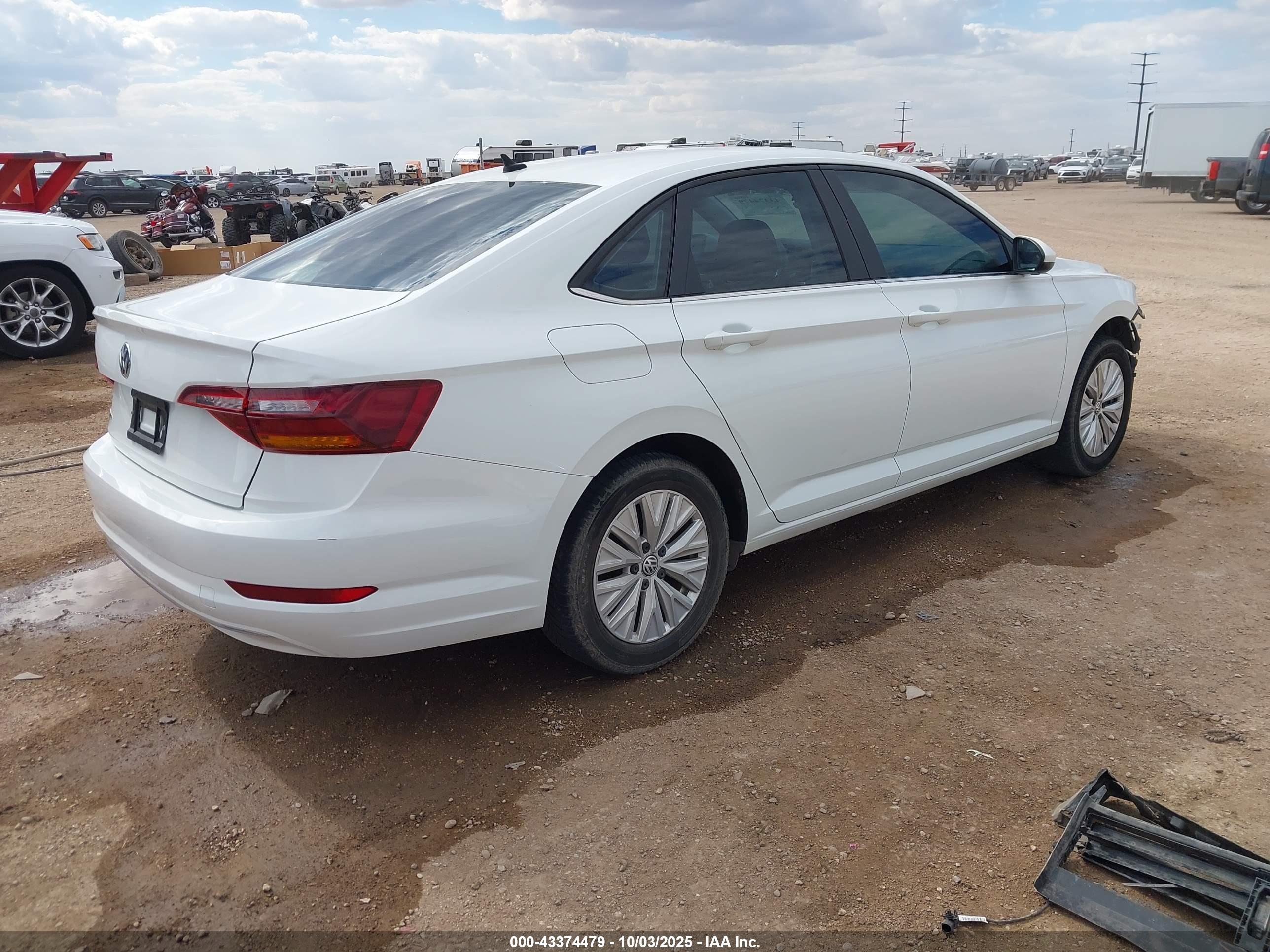 VOLKSWAGEN JETTA image 4