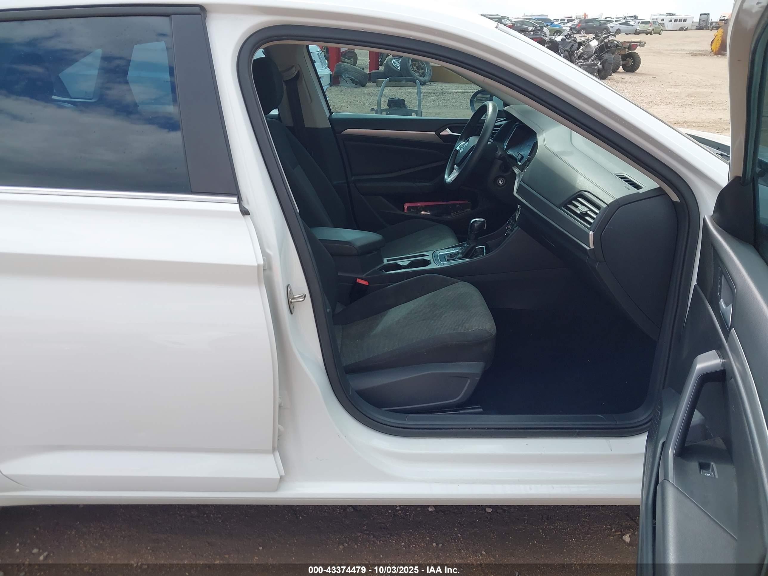 VOLKSWAGEN JETTA image 5
