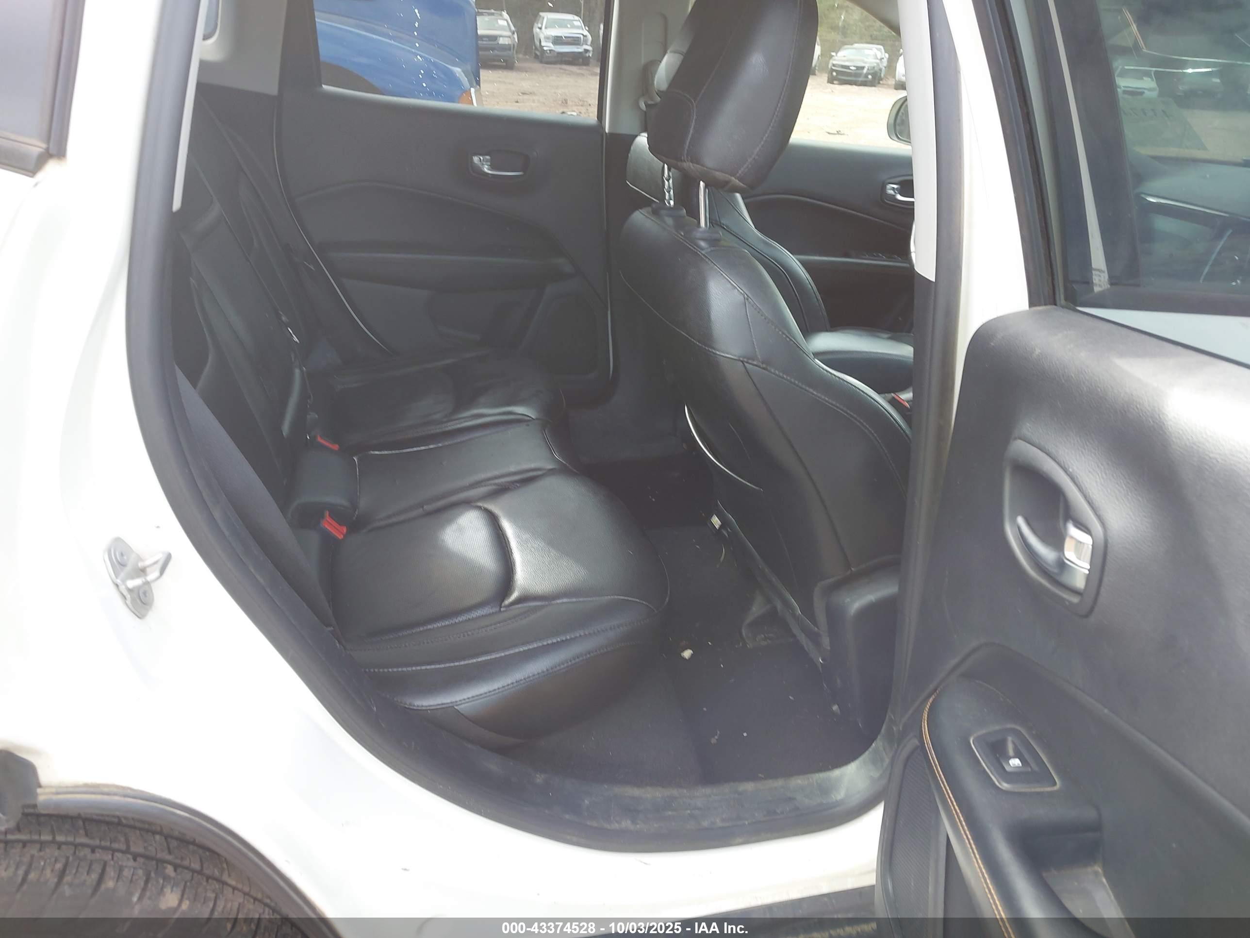 JEEP COMPASS image 8