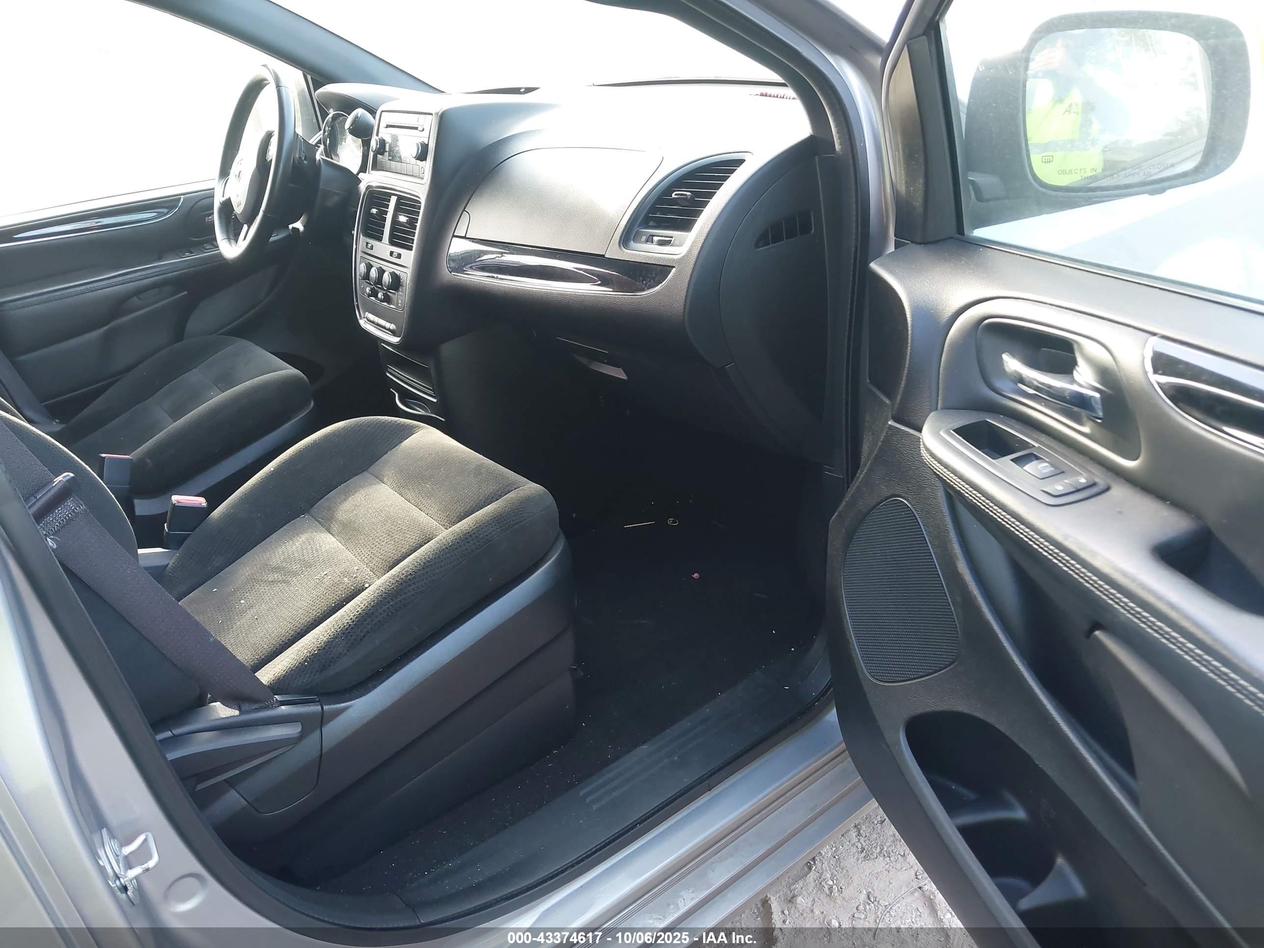 DODGE GRAND image 5