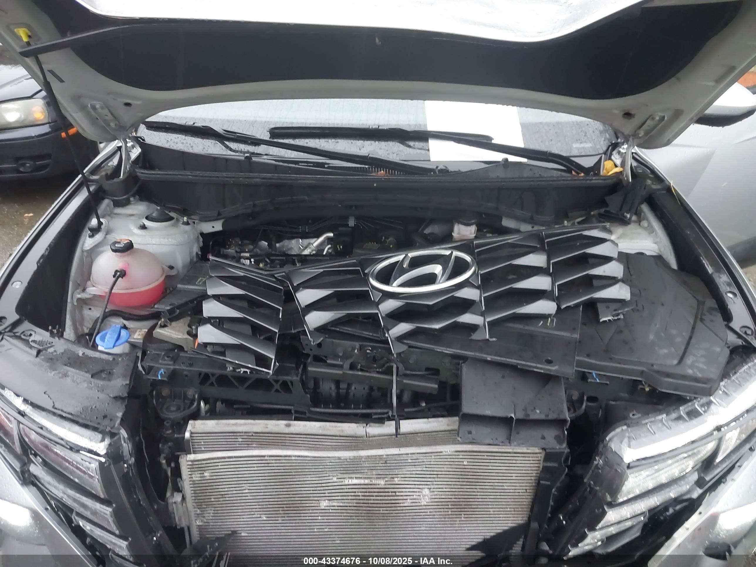 HYUNDAI TUCSON image 10