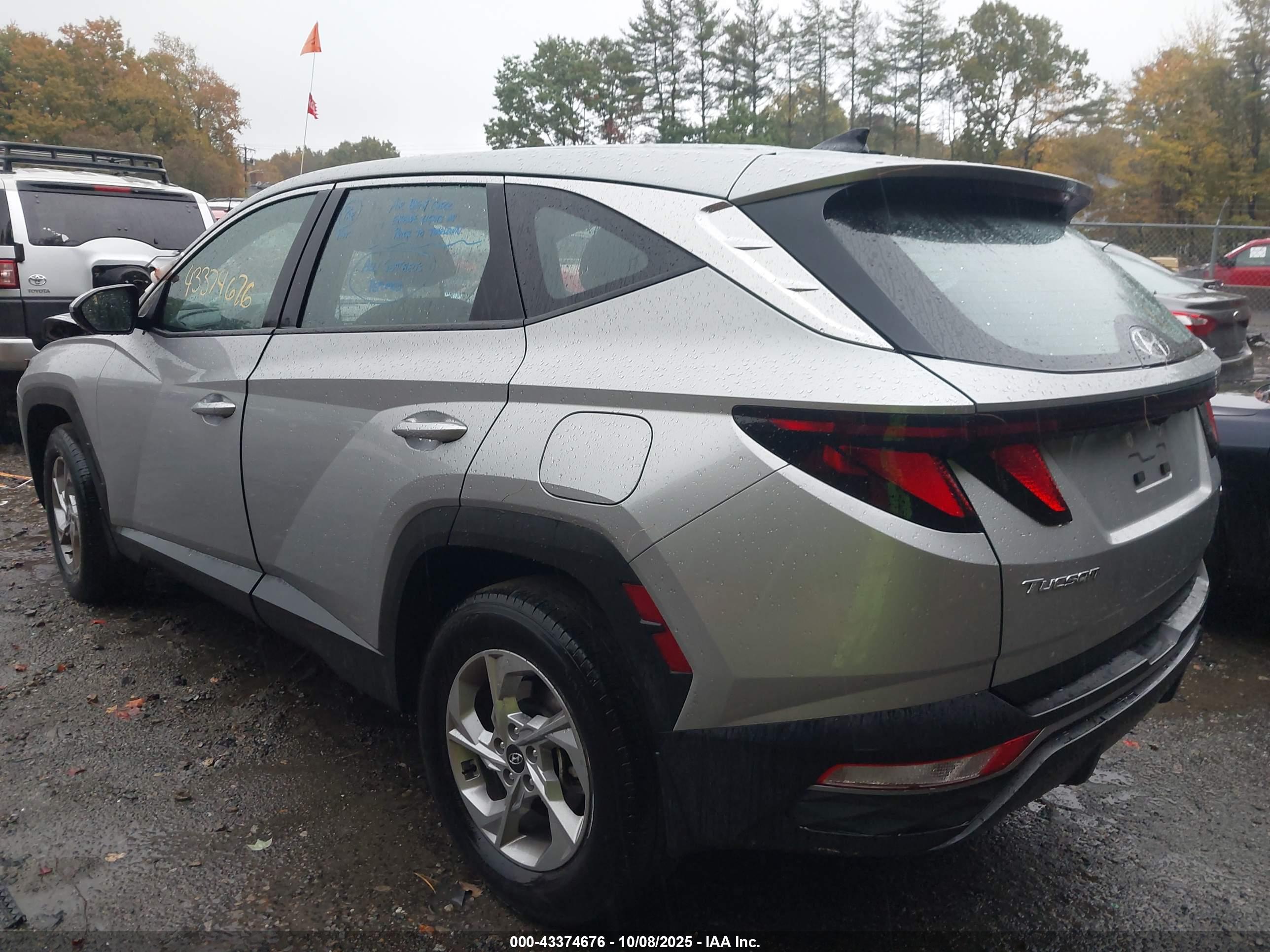 HYUNDAI TUCSON image 3