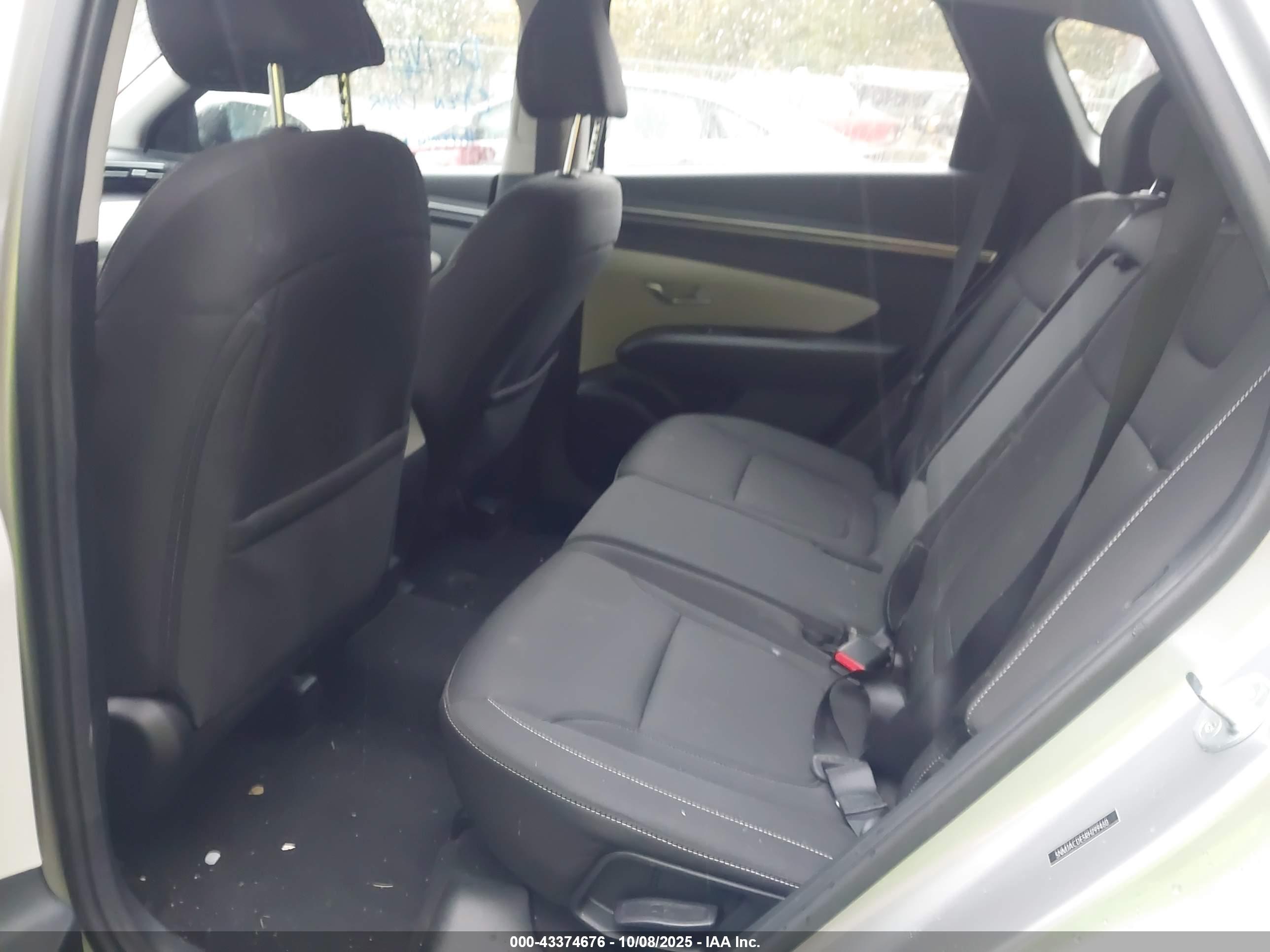 HYUNDAI TUCSON image 8