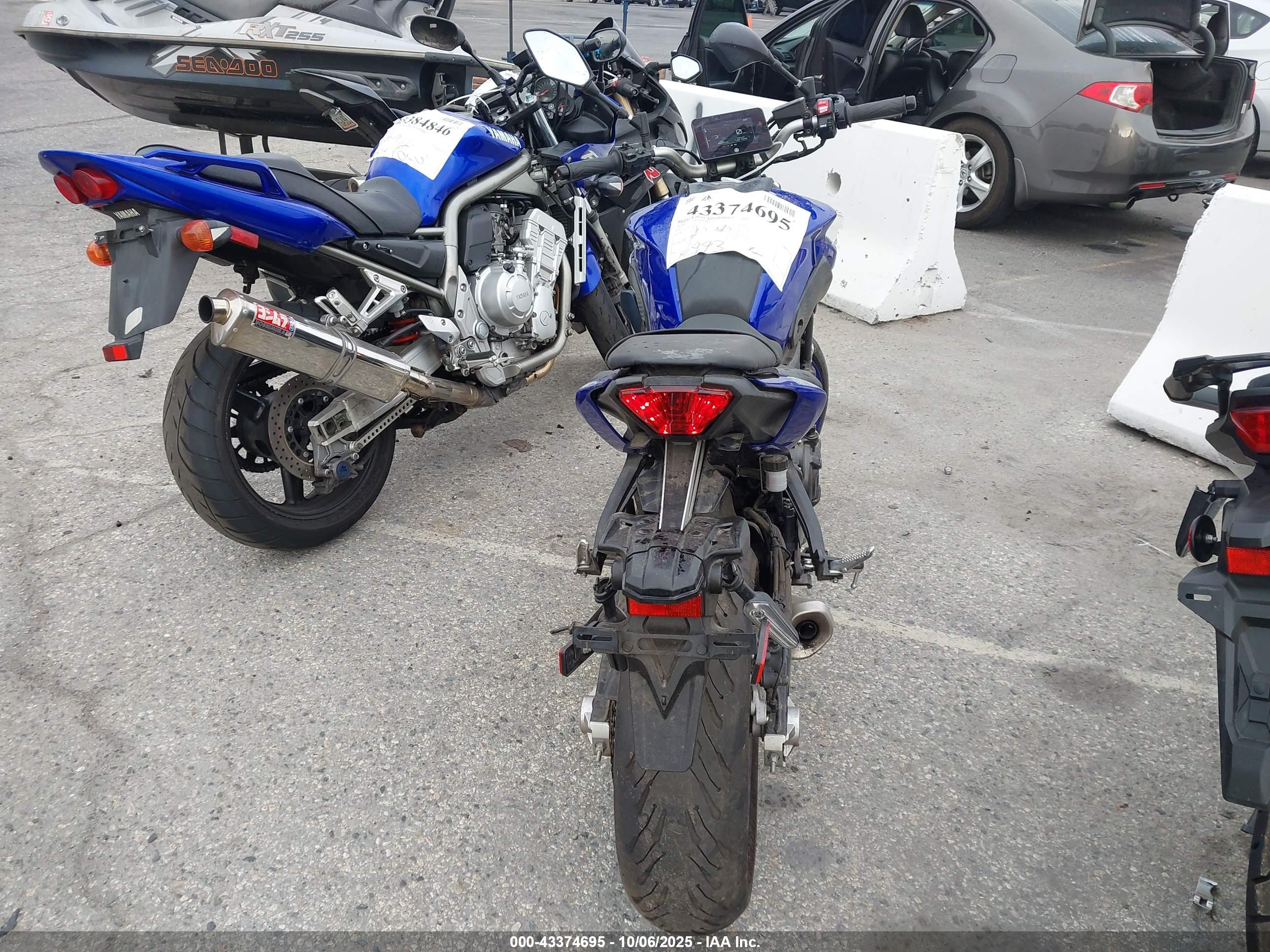 YAMAHA MT07 image 6