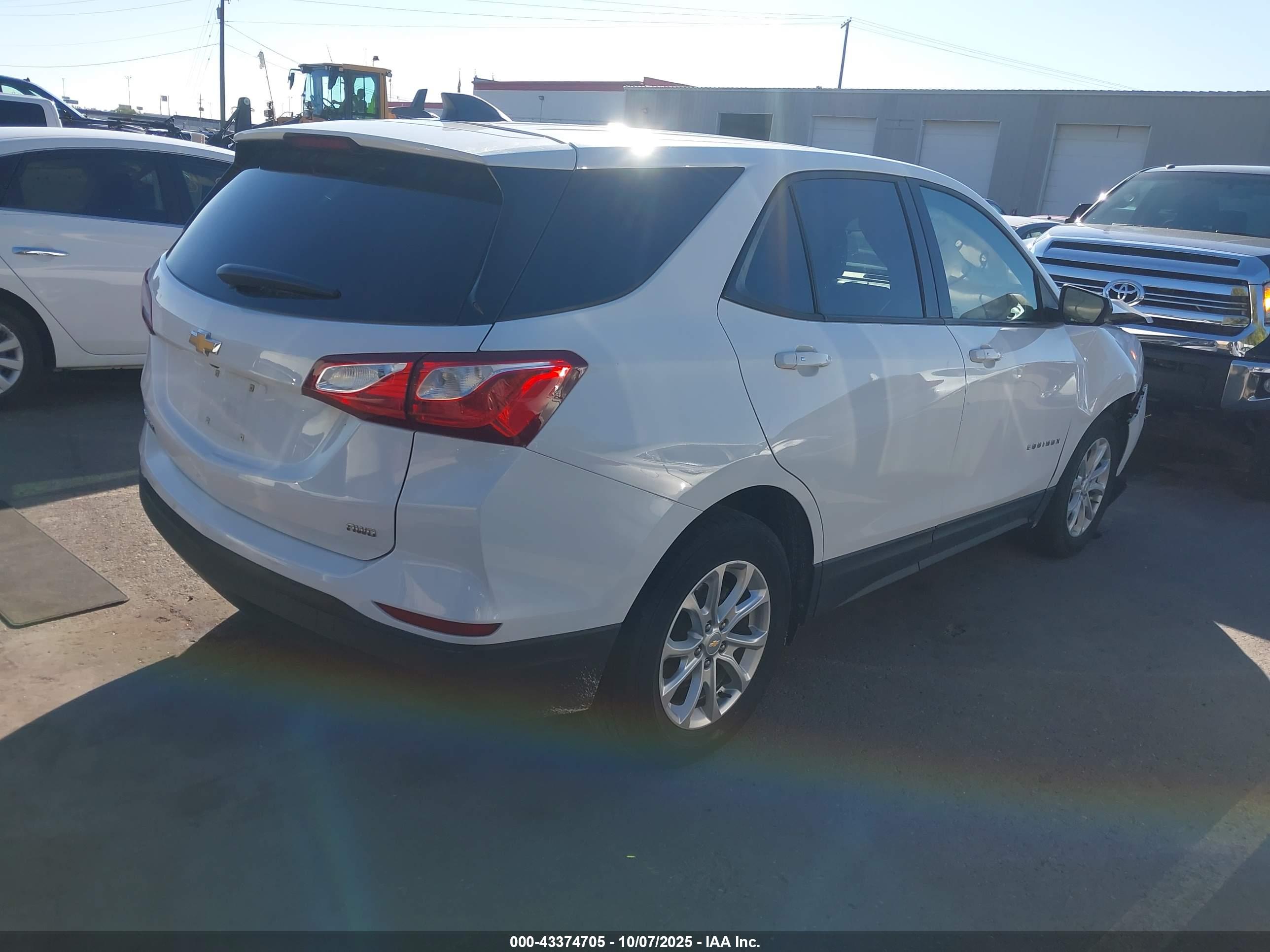 CHEVROLET EQUINOX image 4
