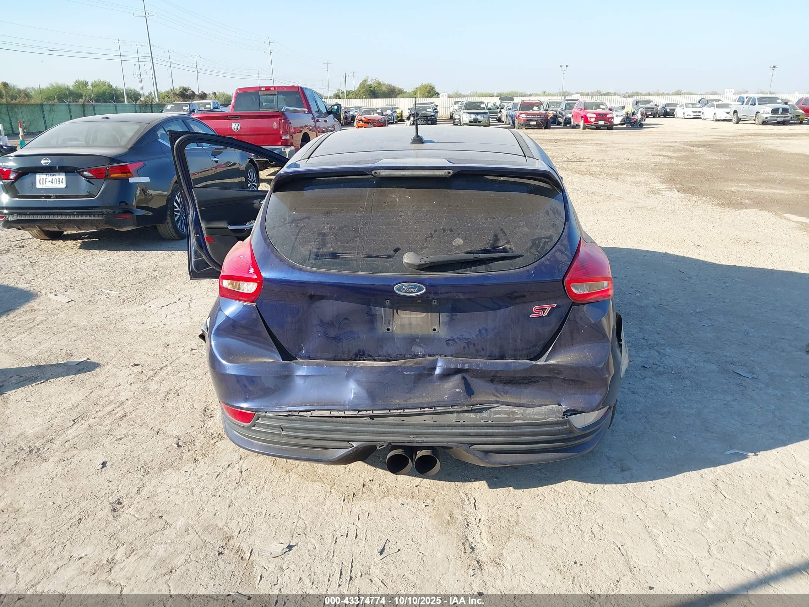 FORD FOCUS image 6