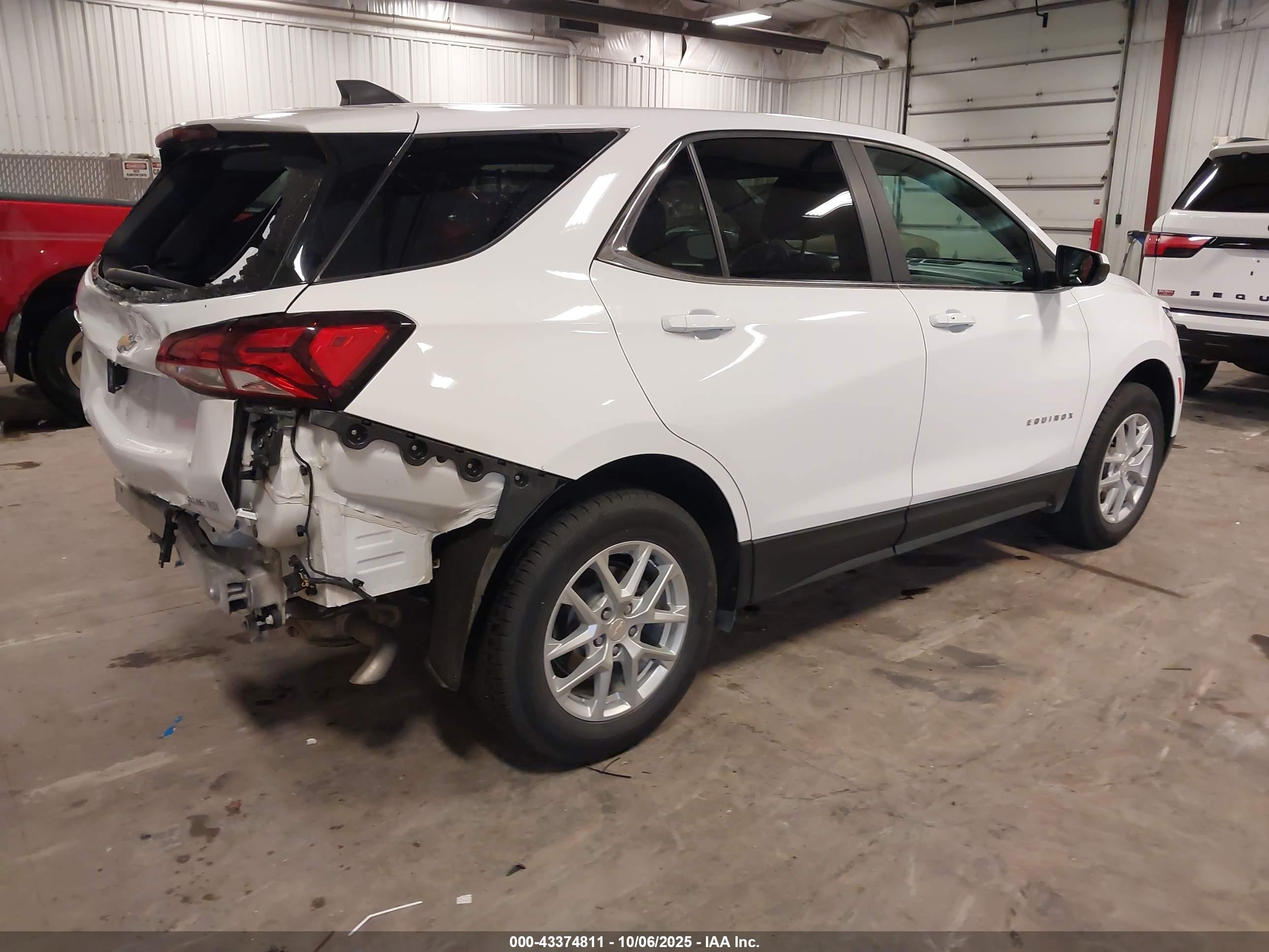 CHEVROLET EQUINOX image 4