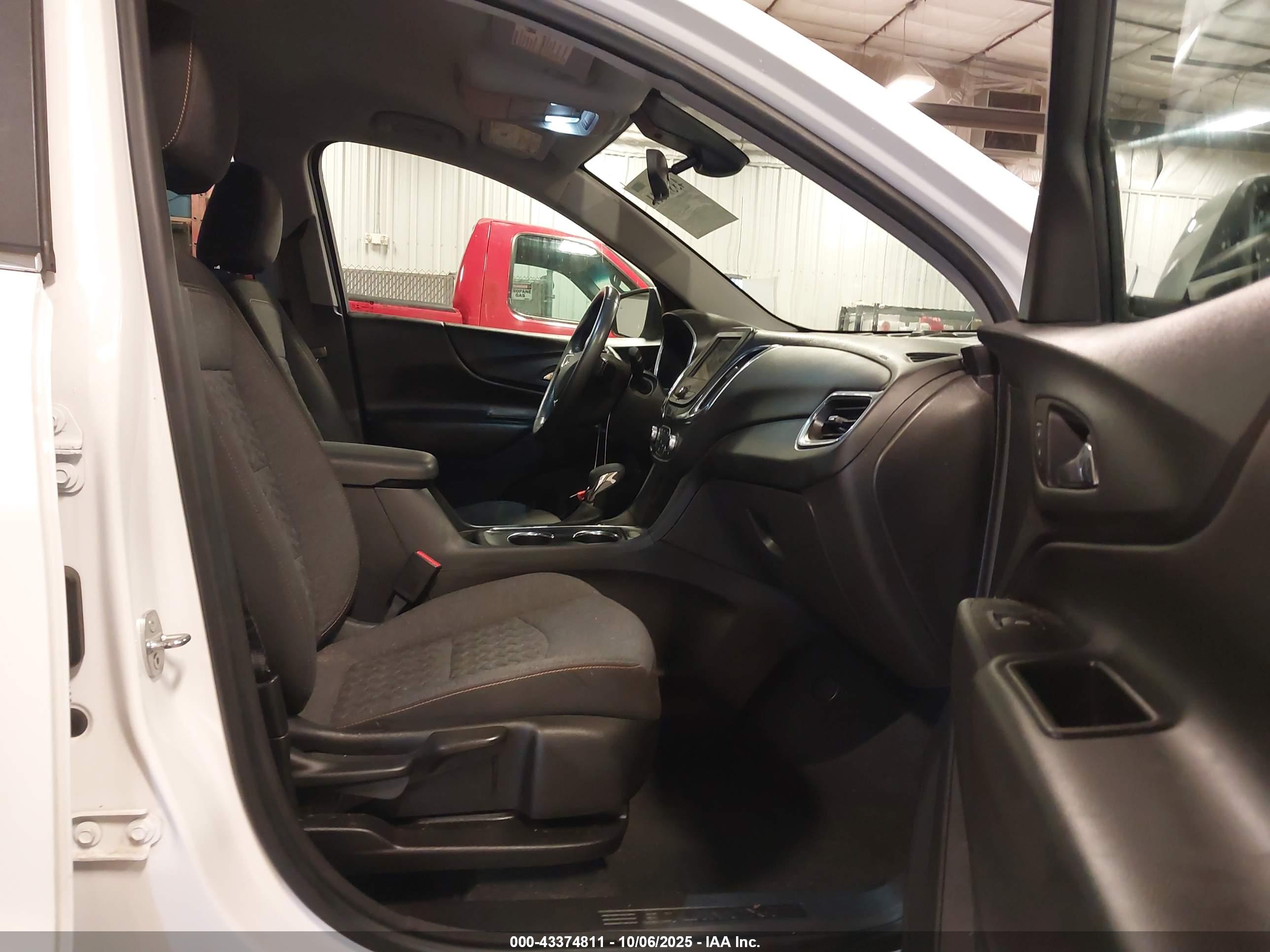 CHEVROLET EQUINOX image 5